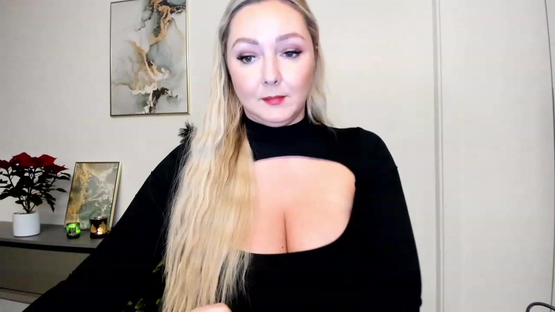Gallery image thumbnail from Mi_Ha's myfreecams stream on, 12/05/2022, 16:15 image 7 of 20