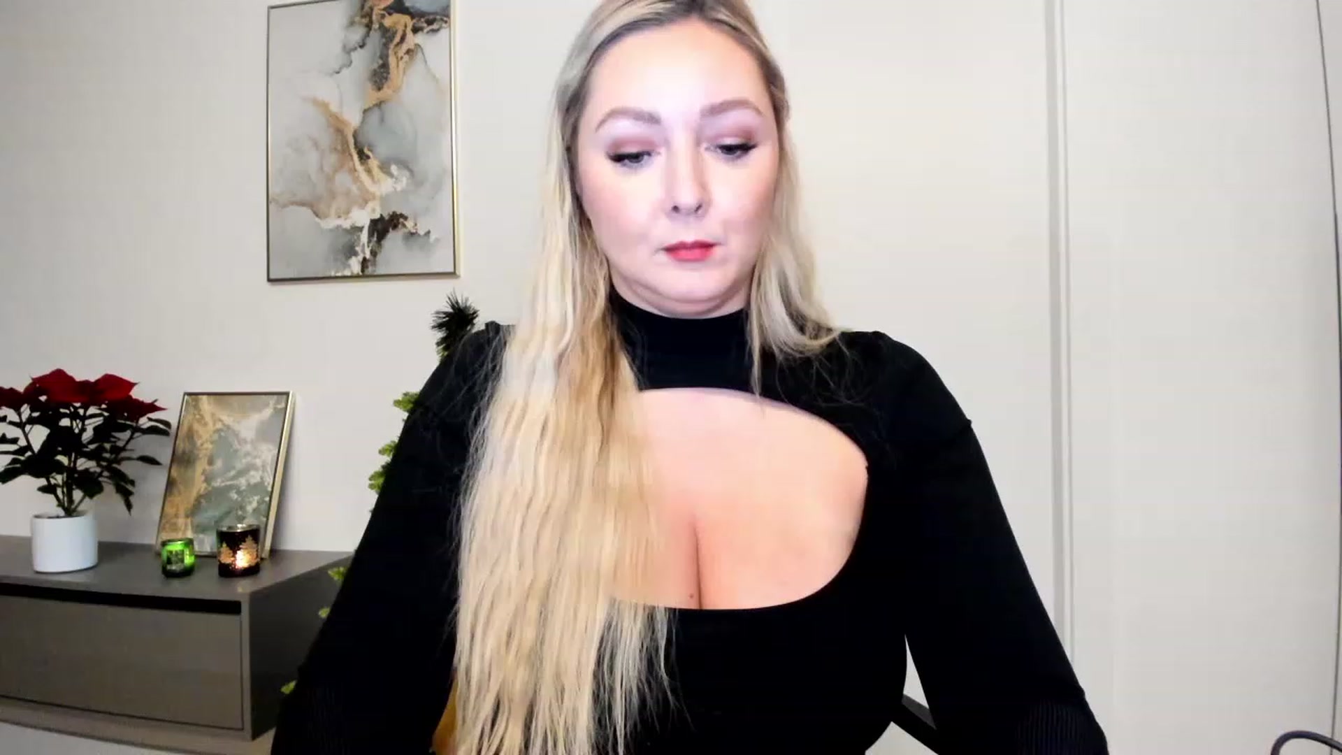 Gallery image thumbnail from Mi_Ha's myfreecams stream on, 12/05/2022, 16:15 image 8 of 20