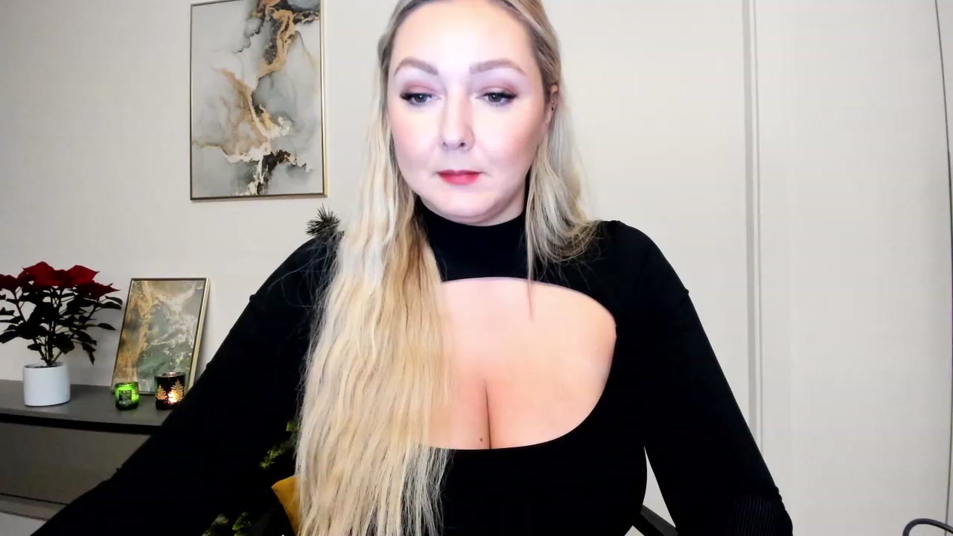 Gallery image thumbnail from Mi_Ha's myfreecams stream on, 12/05/2022, 16:15 image 6 of 20