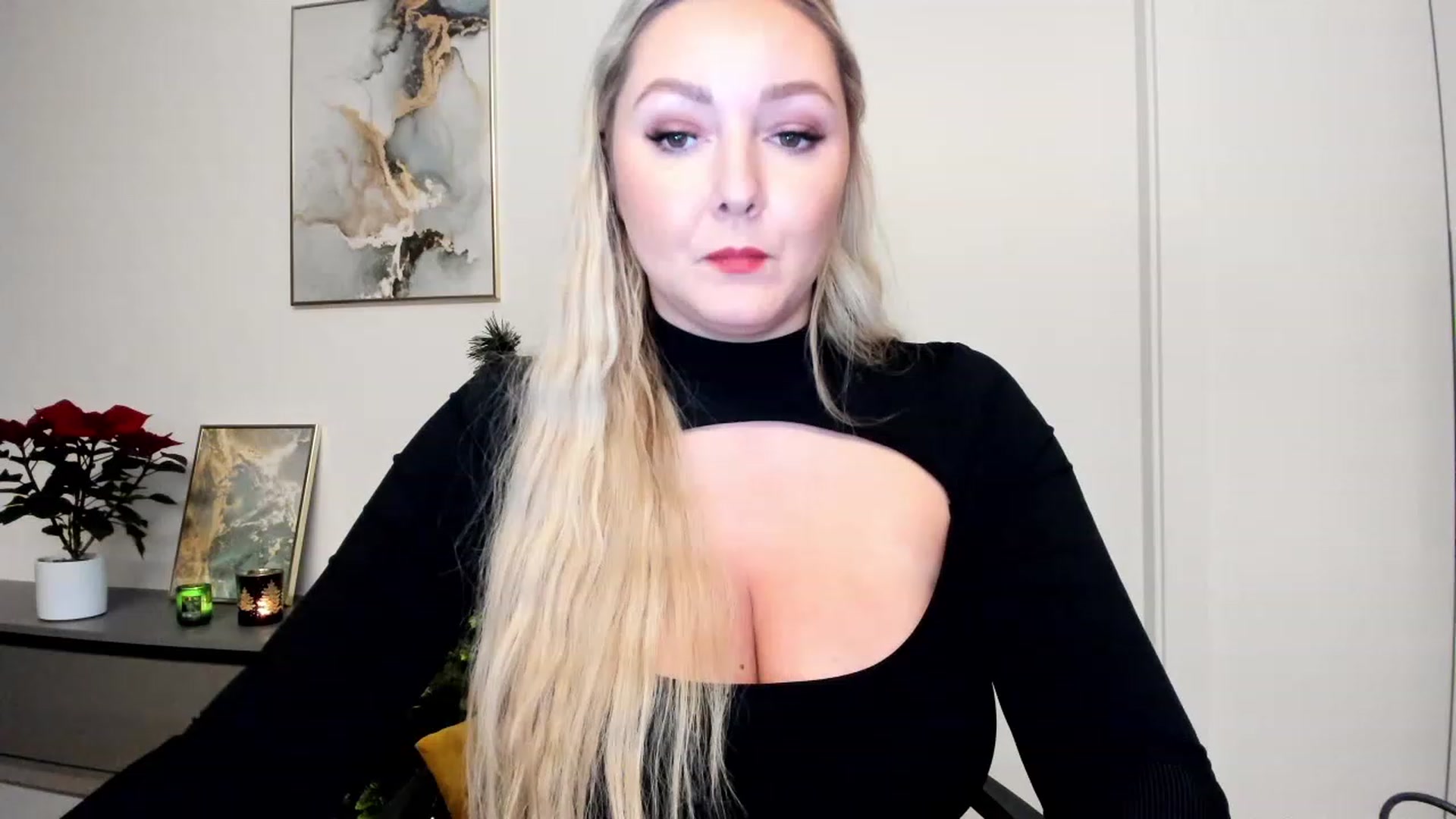Gallery image thumbnail from Mi_Ha's myfreecams stream on, 12/05/2022, 16:15 image 4 of 20