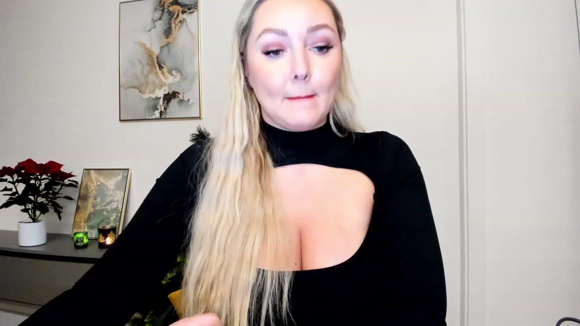 Gallery image thumbnail from Mi_Ha's myfreecams stream on, 12/05/2022, 16:15 image 2 of 20
