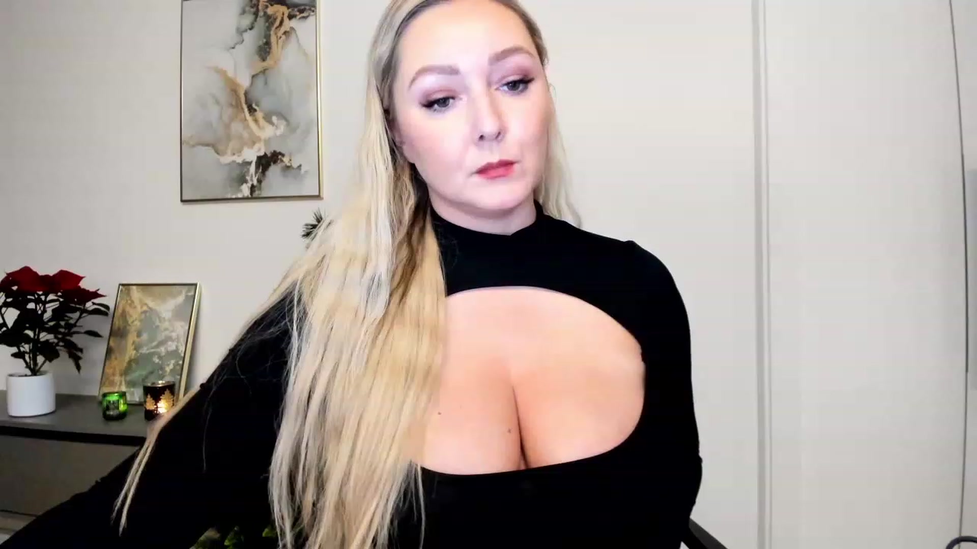 Gallery image thumbnail from Mi_Ha's myfreecams stream on, 12/05/2022, 16:55 image 2 of 20
