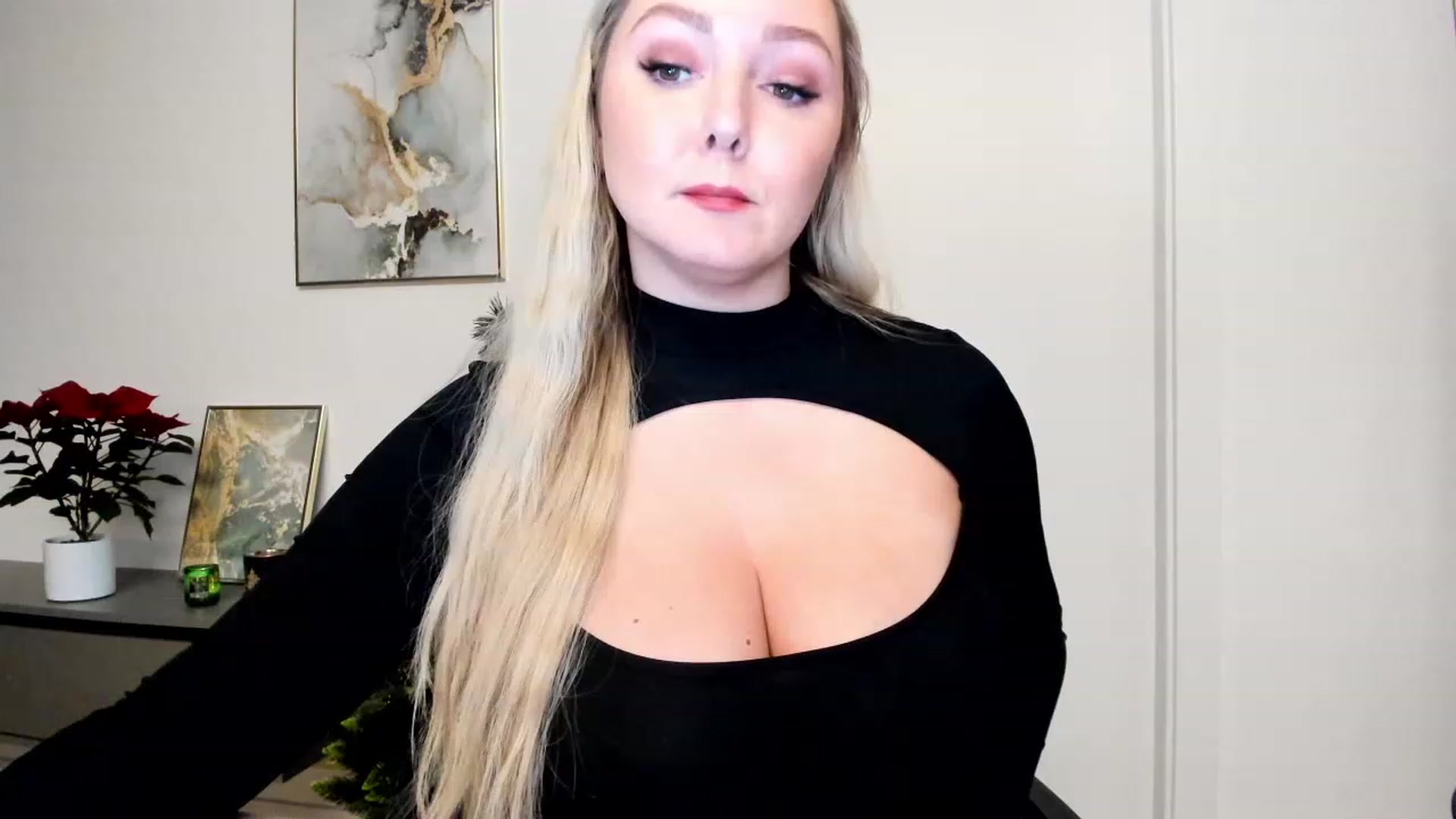 Gallery image thumbnail from Mi_Ha's myfreecams stream on, 12/05/2022, 16:55 image 13 of 20