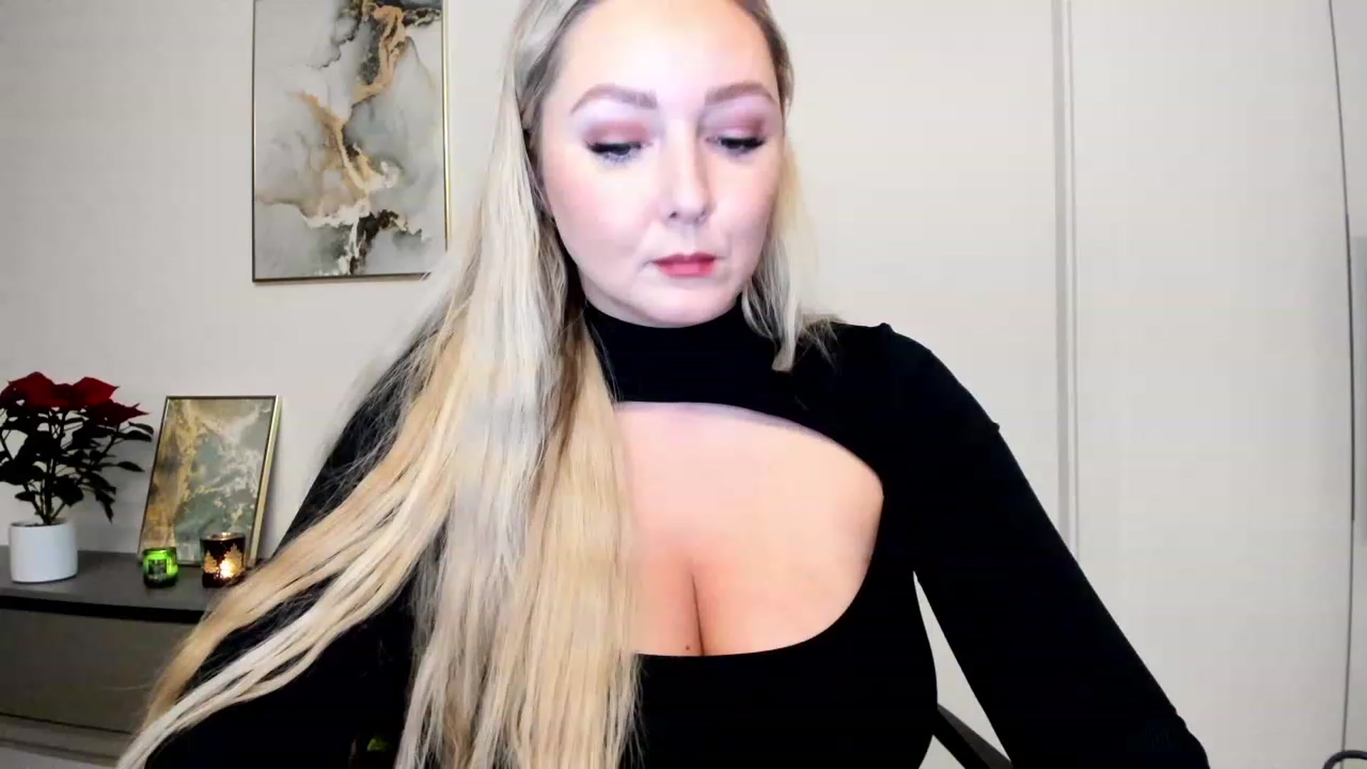 Gallery image thumbnail from Mi_Ha's myfreecams stream on, 12/05/2022, 16:55 image 1 of 20