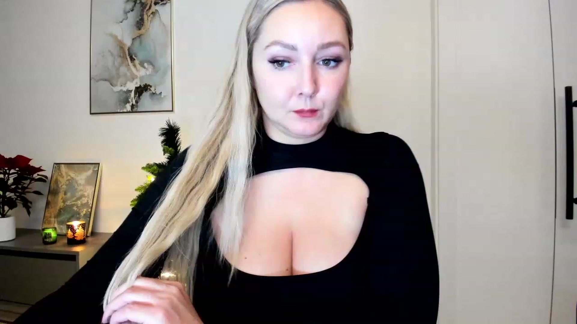 Gallery image thumbnail from Mi_Ha's myfreecams stream on, 12/05/2022, 23:15 image 5 of 20