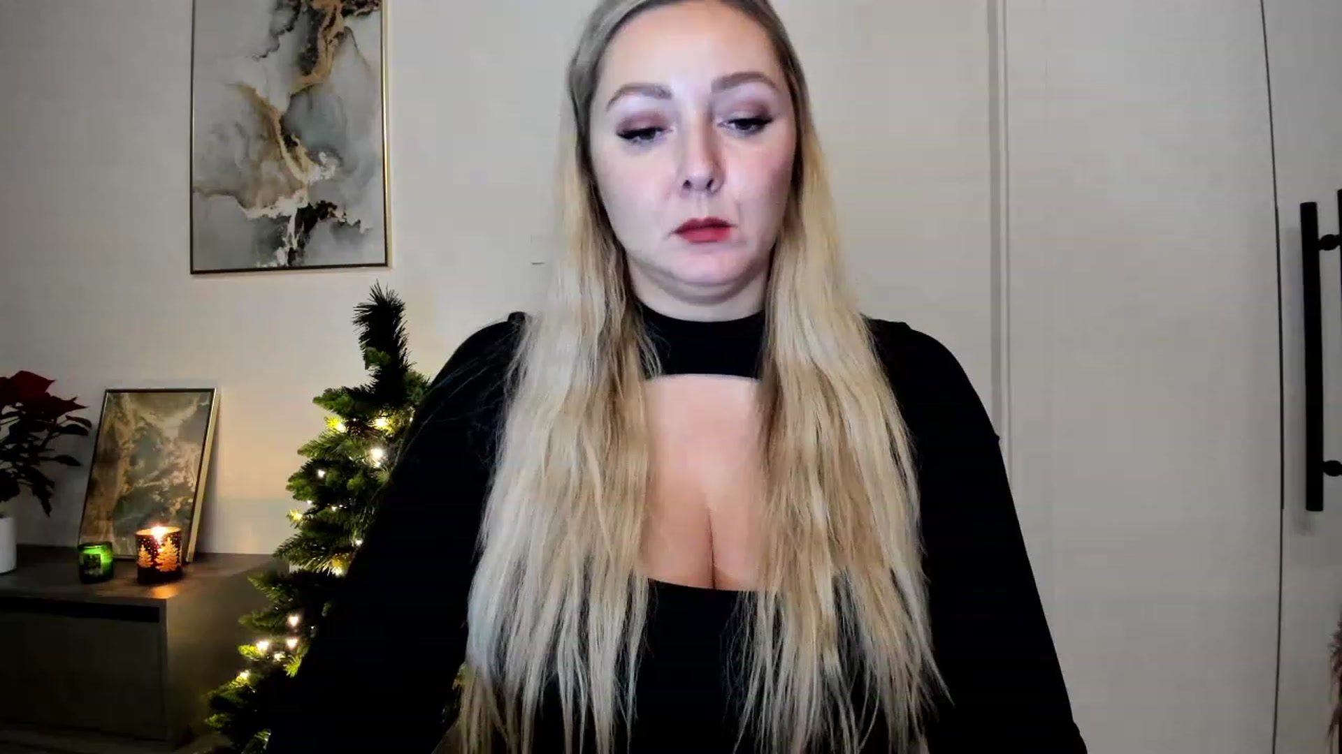 Gallery image thumbnail from Mi_Ha's myfreecams stream on, 12/05/2022, 23:15 image 2 of 20