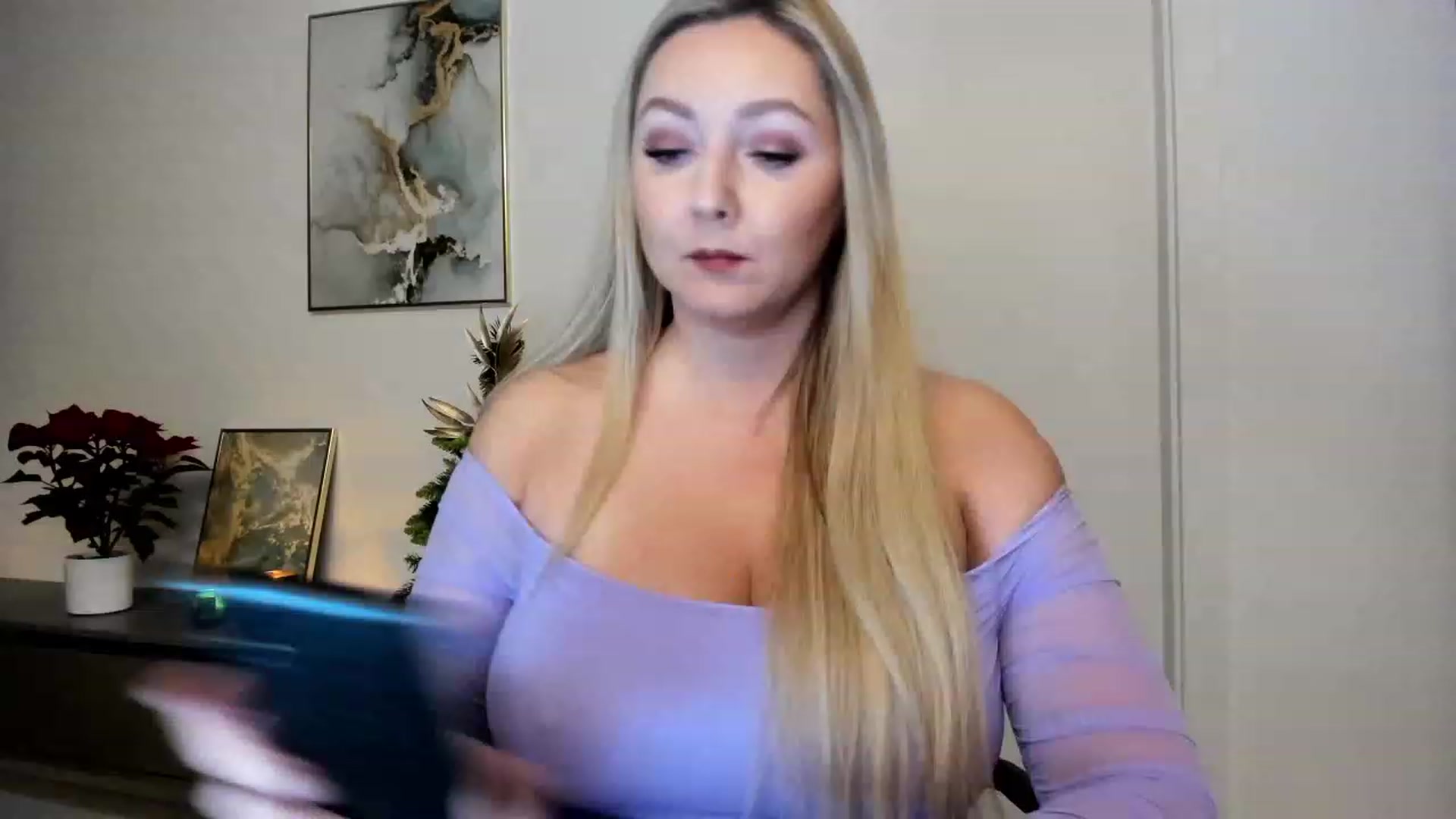 Gallery image thumbnail from Mi_Ha's myfreecams stream on, 12/06/2022, 16:31 image 2 of 20