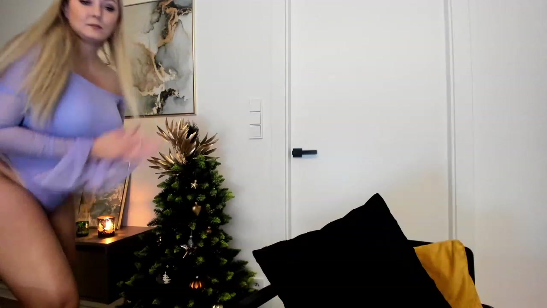Gallery image thumbnail from Mi_Ha's myfreecams stream on, 12/06/2022, 16:31 image 19 of 20