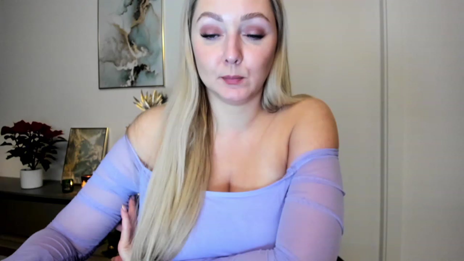 Gallery image thumbnail from Mi_Ha's myfreecams stream on, 12/06/2022, 23:24 image 17 of 20