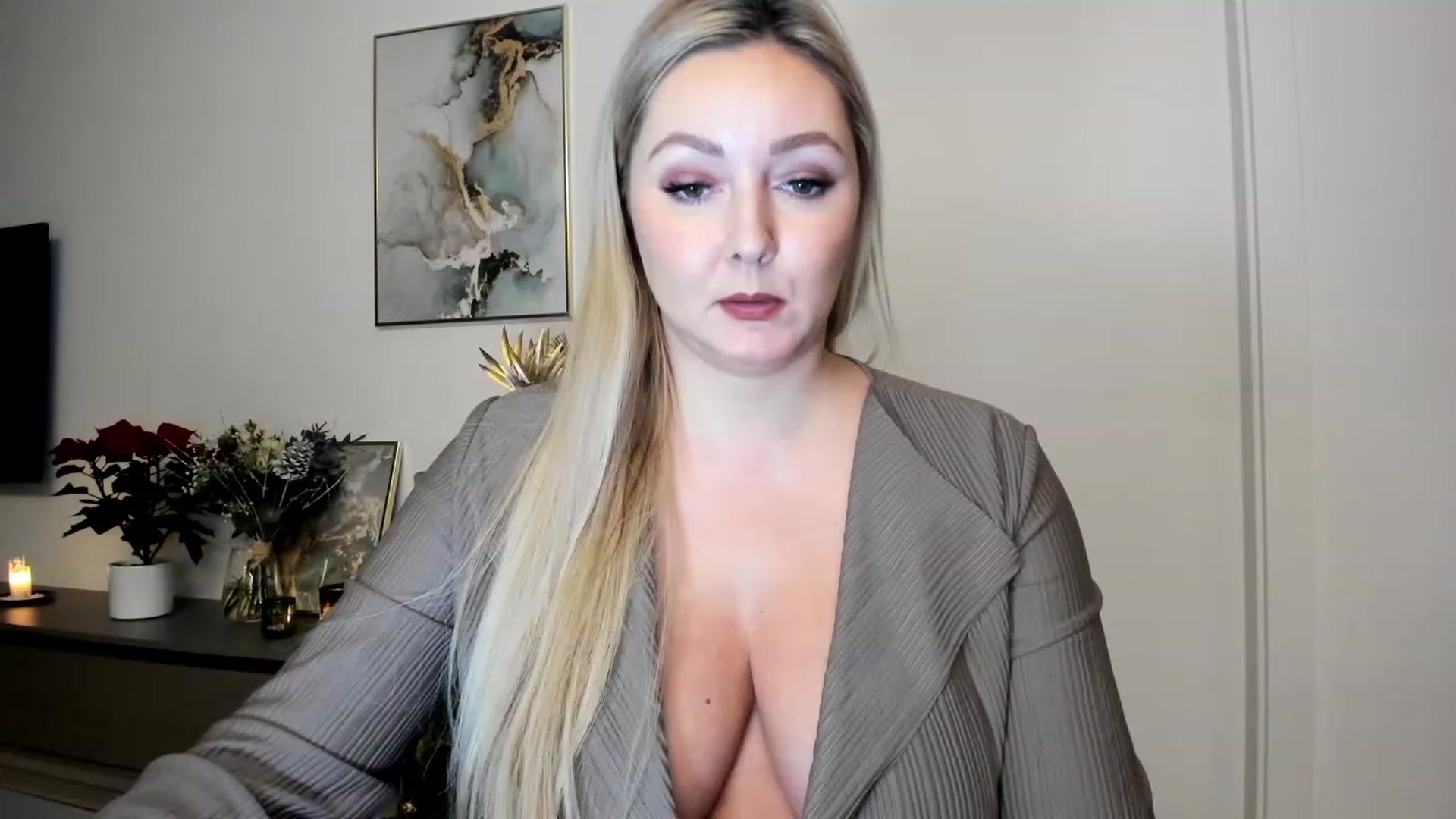 Gallery image thumbnail from Mi_Ha's myfreecams stream on, 12/07/2022, 17:18 image 4 of 20