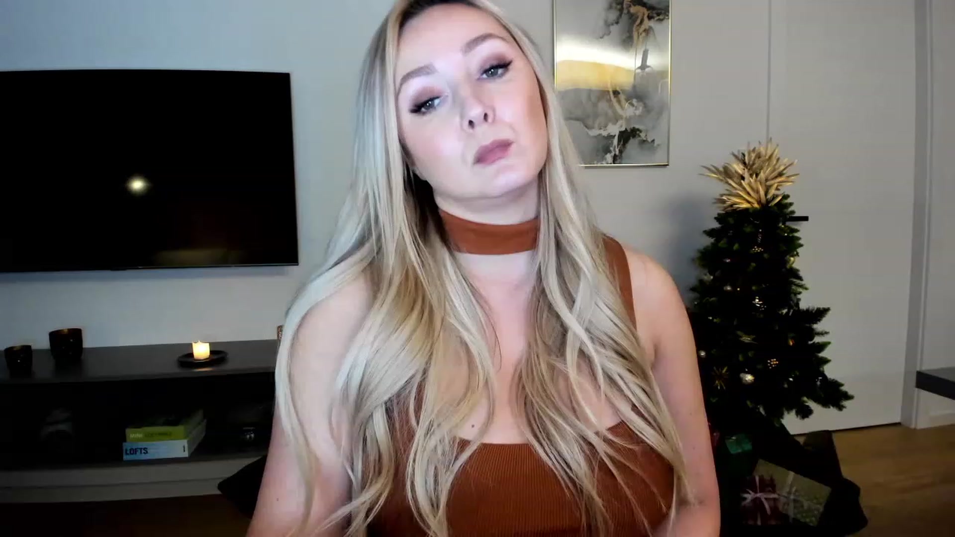 Gallery image thumbnail from Mi_Ha's myfreecams stream on, 12/09/2022, 16:07 image 7 of 20