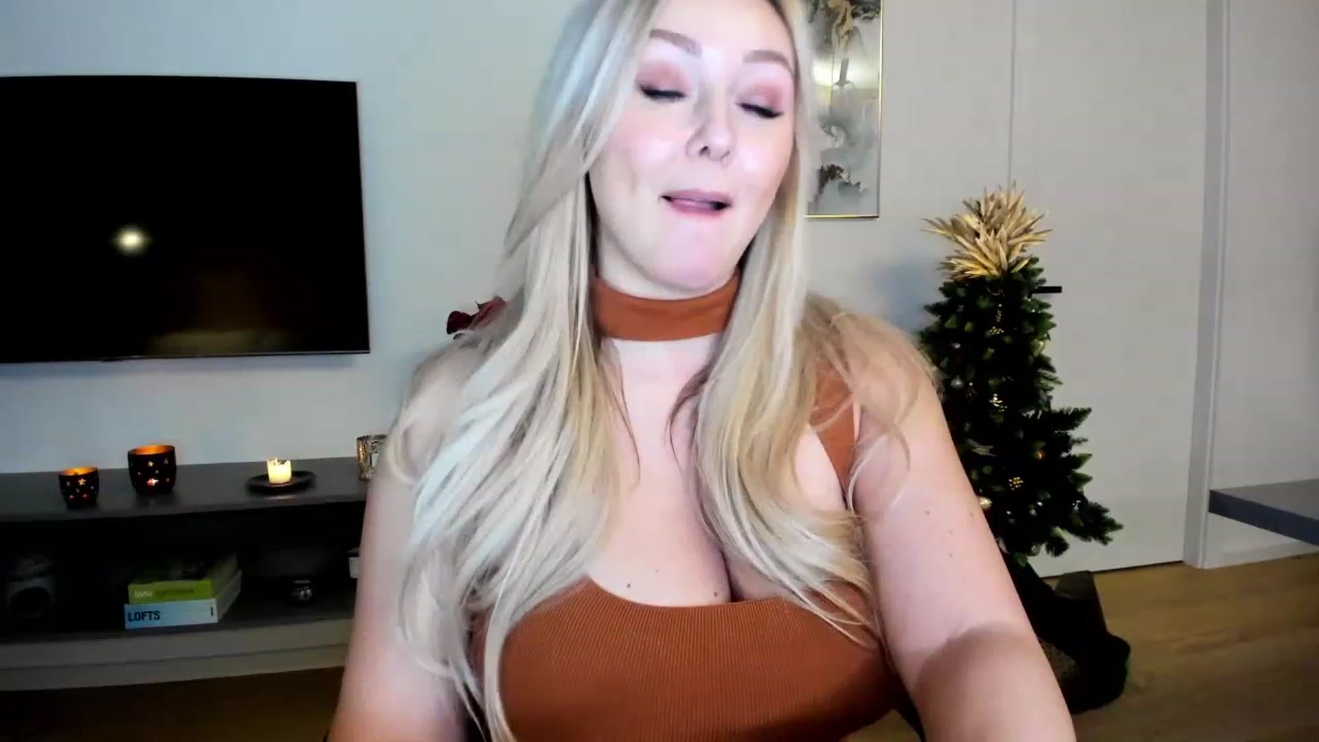 Gallery image thumbnail from Mi_Ha's myfreecams stream on, 12/09/2022, 17:40 image 15 of 20