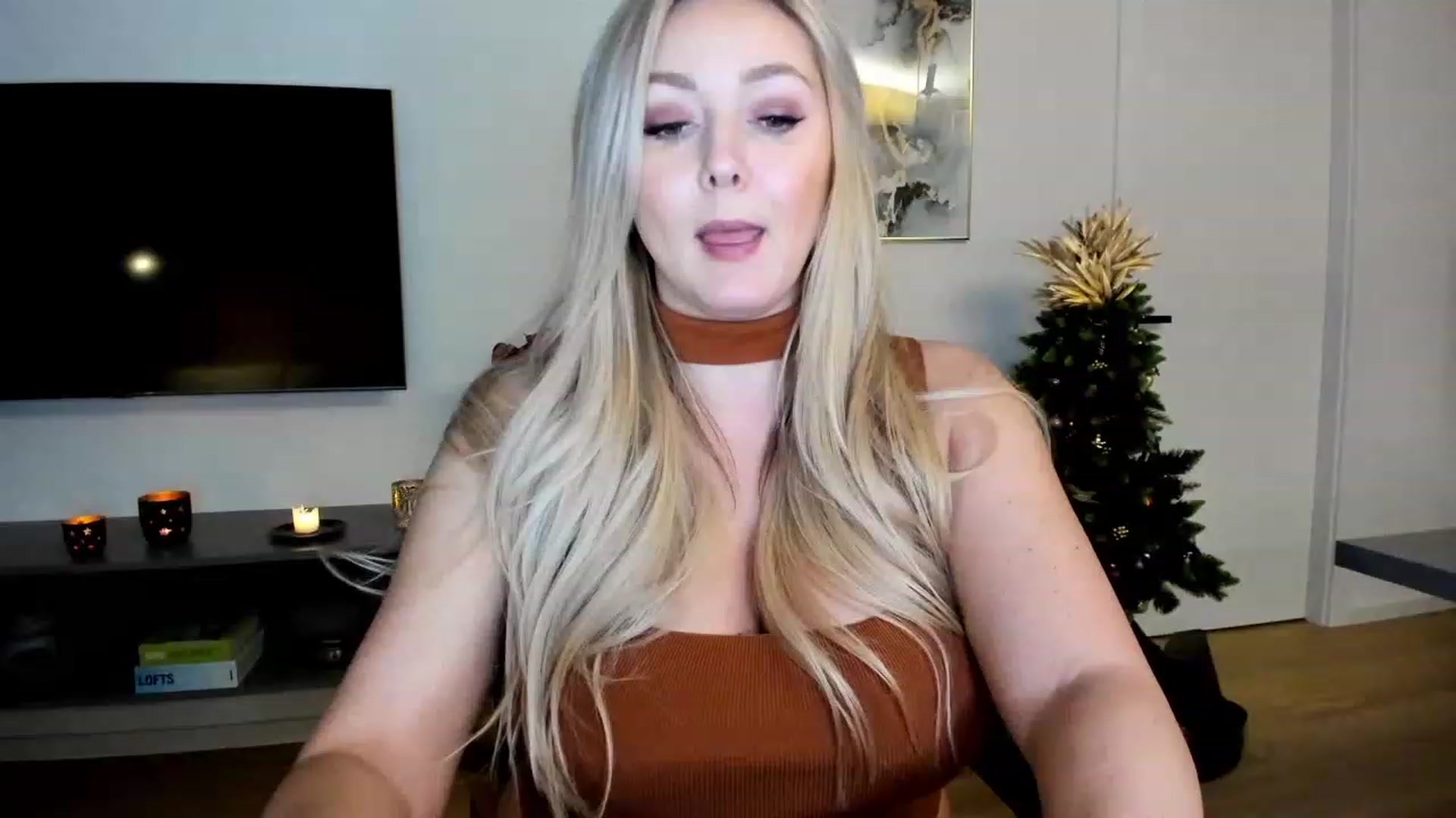 Gallery image thumbnail from Mi_Ha's myfreecams stream on, 12/09/2022, 17:40 image 12 of 20
