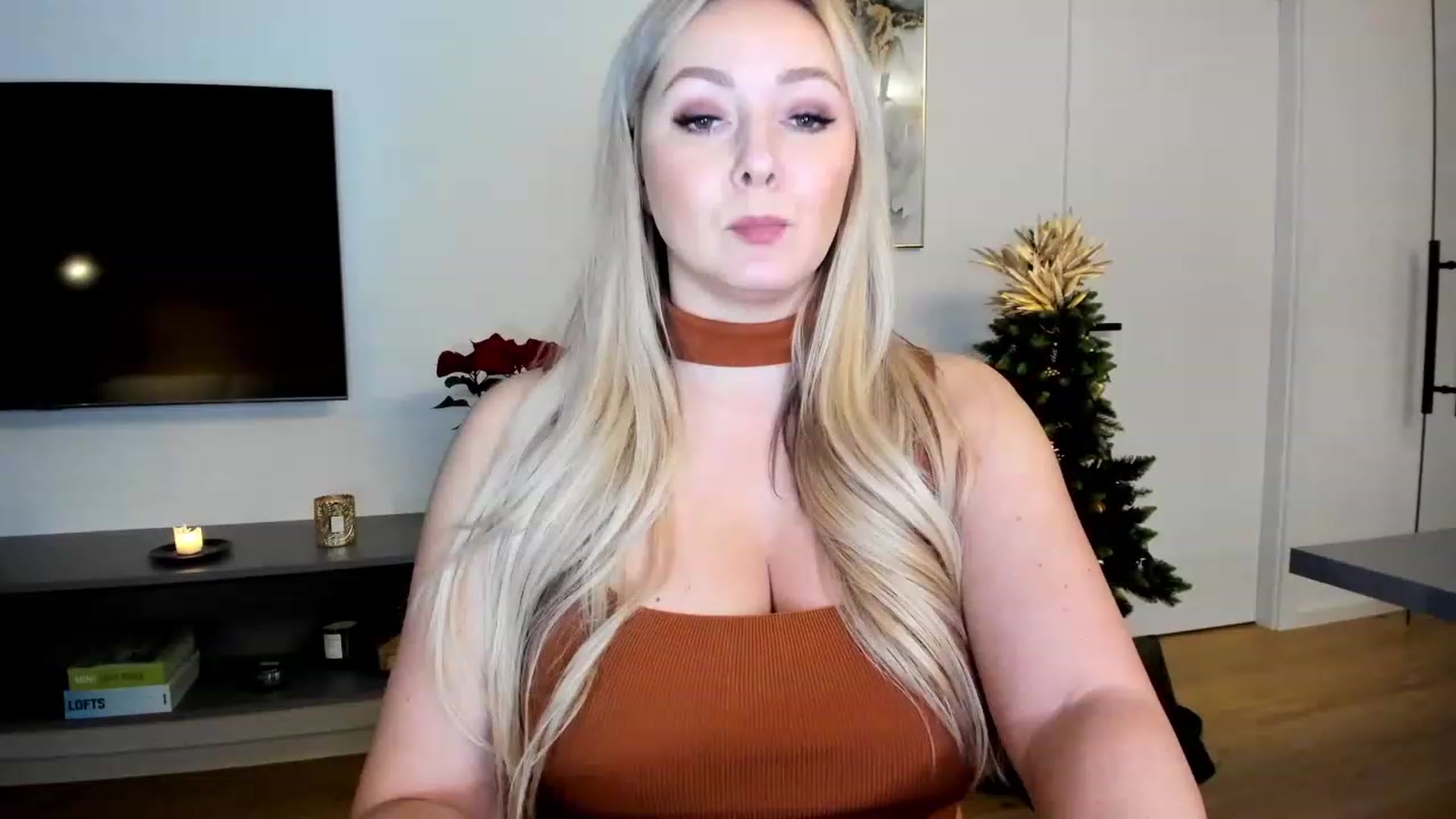 Gallery image thumbnail from Mi_Ha's myfreecams stream on, 12/09/2022, 17:40 image 5 of 20