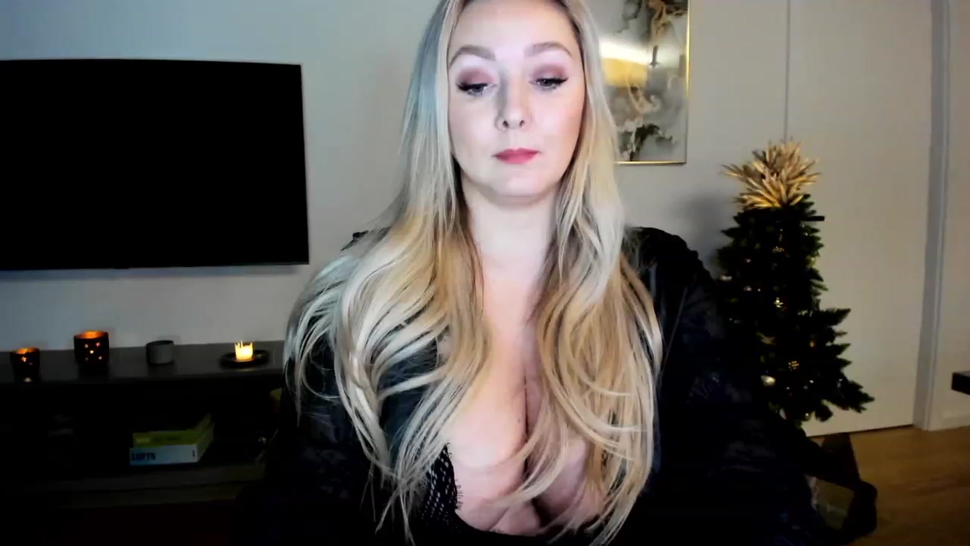 Gallery image thumbnail from Mi_Ha's myfreecams stream on, 12/10/2022, 15:10 image 20 of 20