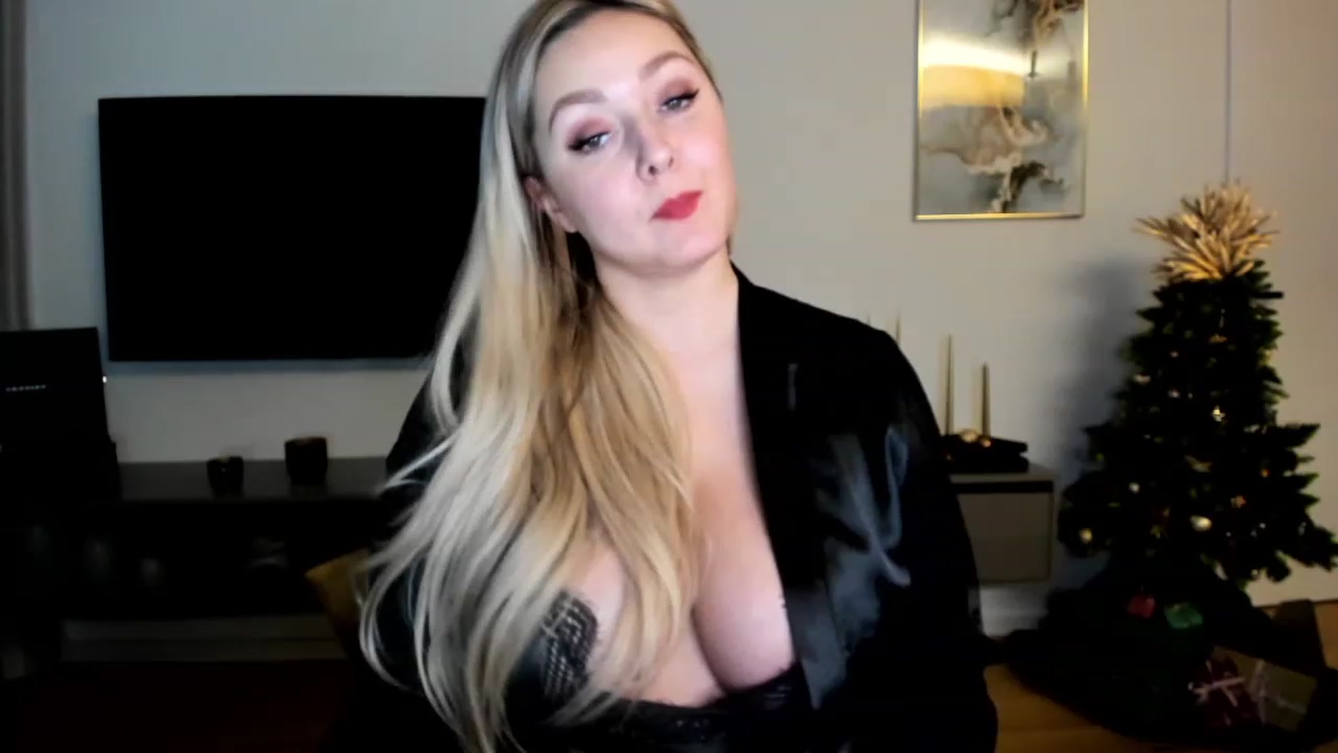 Gallery image thumbnail from Mi_Ha's myfreecams stream on, 12/10/2022, 22:51 image 10 of 20