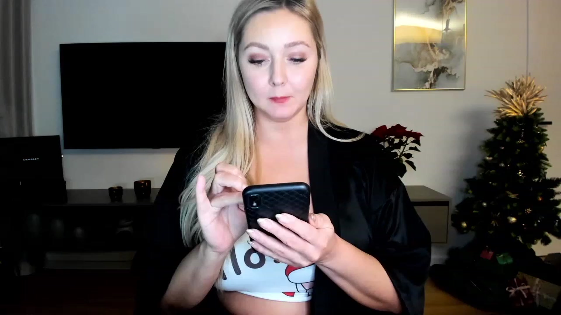 Gallery image thumbnail from Mi_Ha's myfreecams stream on, 12/11/2022, 22:18 image 13 of 20