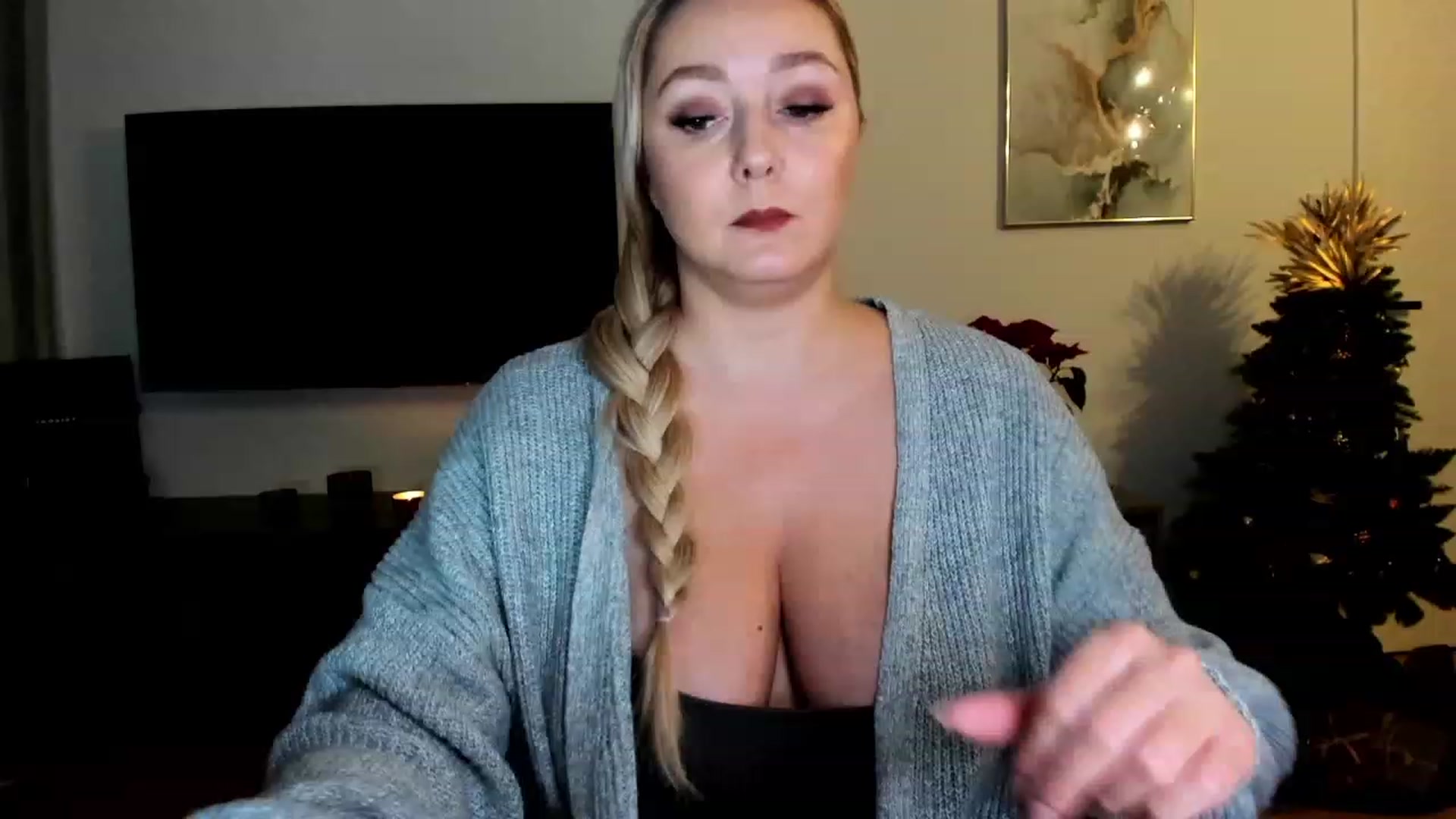 Gallery image thumbnail from Mi_Ha's myfreecams stream on, 12/12/2022, 16:52 image 1 of 20