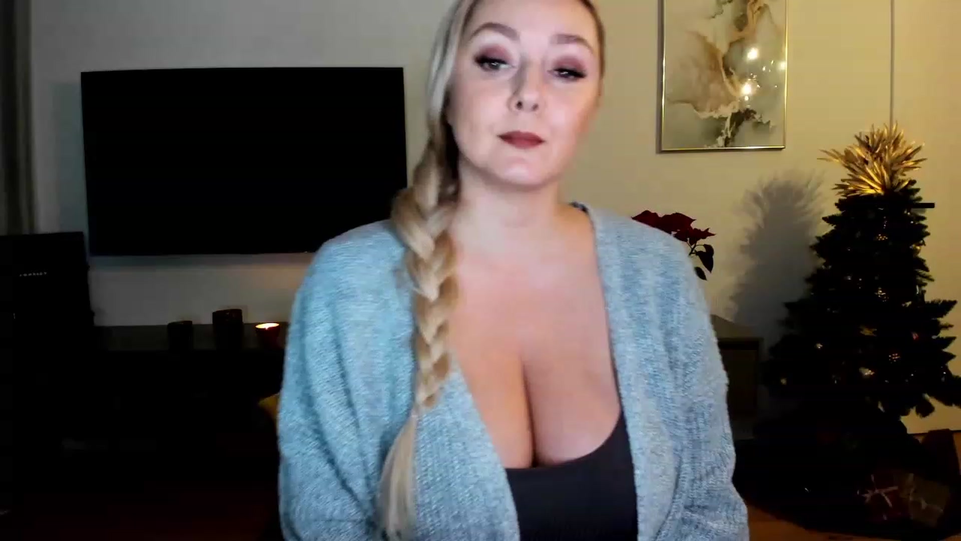Gallery image thumbnail from Mi_Ha's myfreecams stream on, 12/12/2022, 16:52 image 2 of 20
