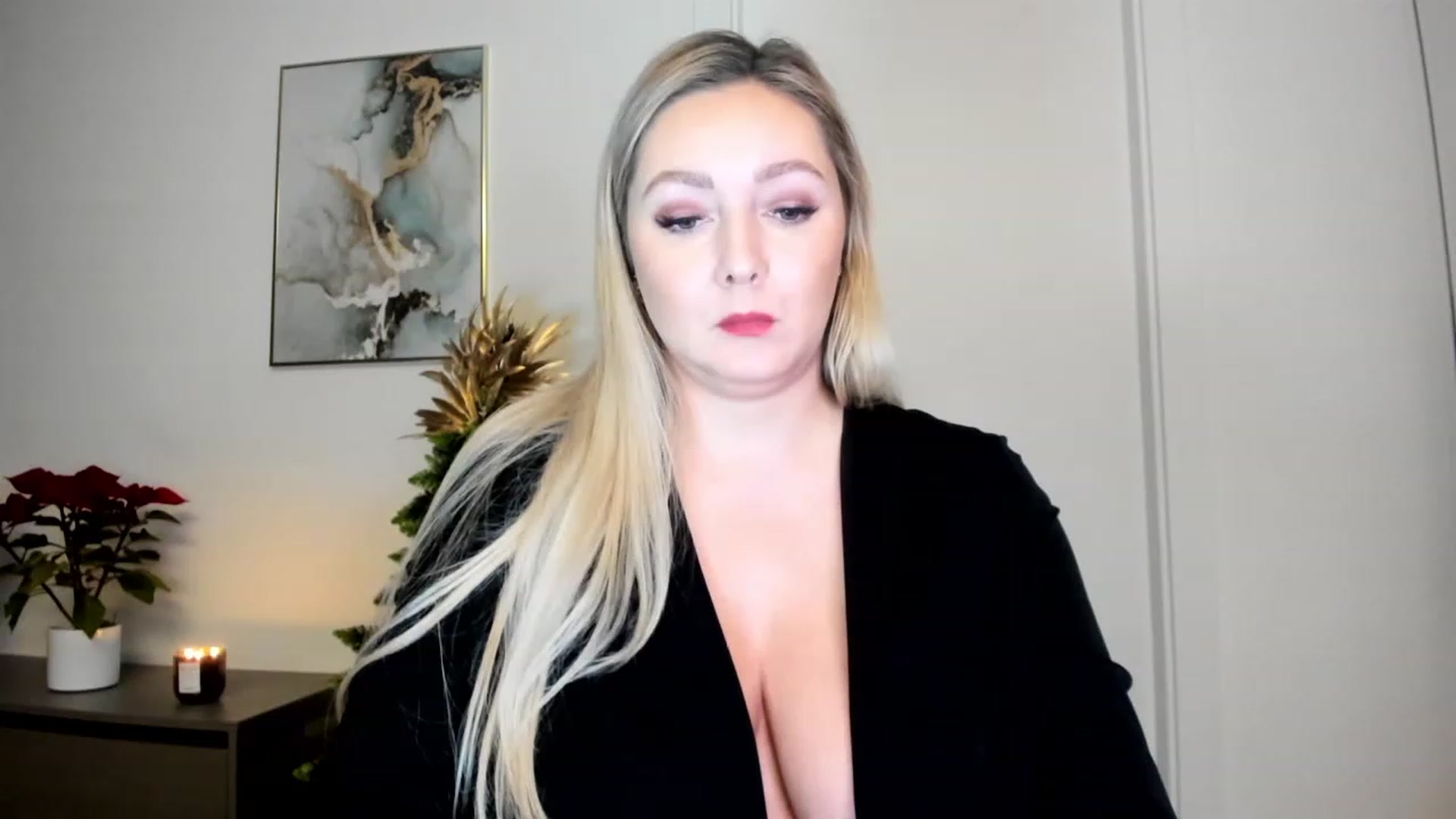 Gallery image thumbnail from Mi_Ha's myfreecams stream on, 12/15/2022, 14:52 image 7 of 20