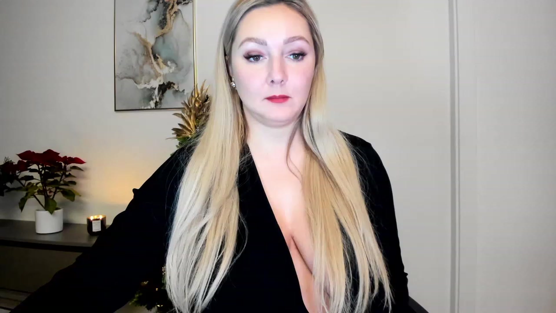 Gallery image thumbnail from Mi_Ha's myfreecams stream on, 12/15/2022, 22:45 image 2 of 20