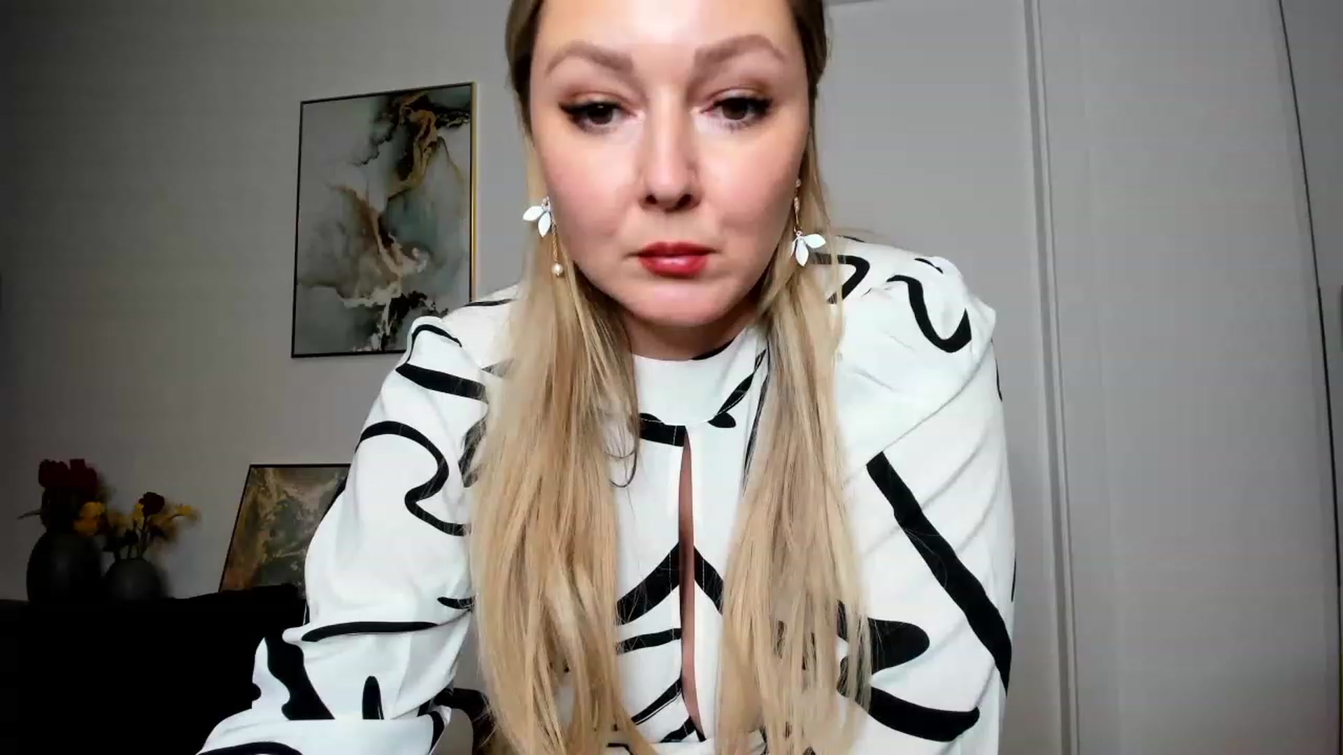 Gallery image thumbnail from Mi_Ha's myfreecams stream on, 02/18/2023, 22:43 image 9 of 20