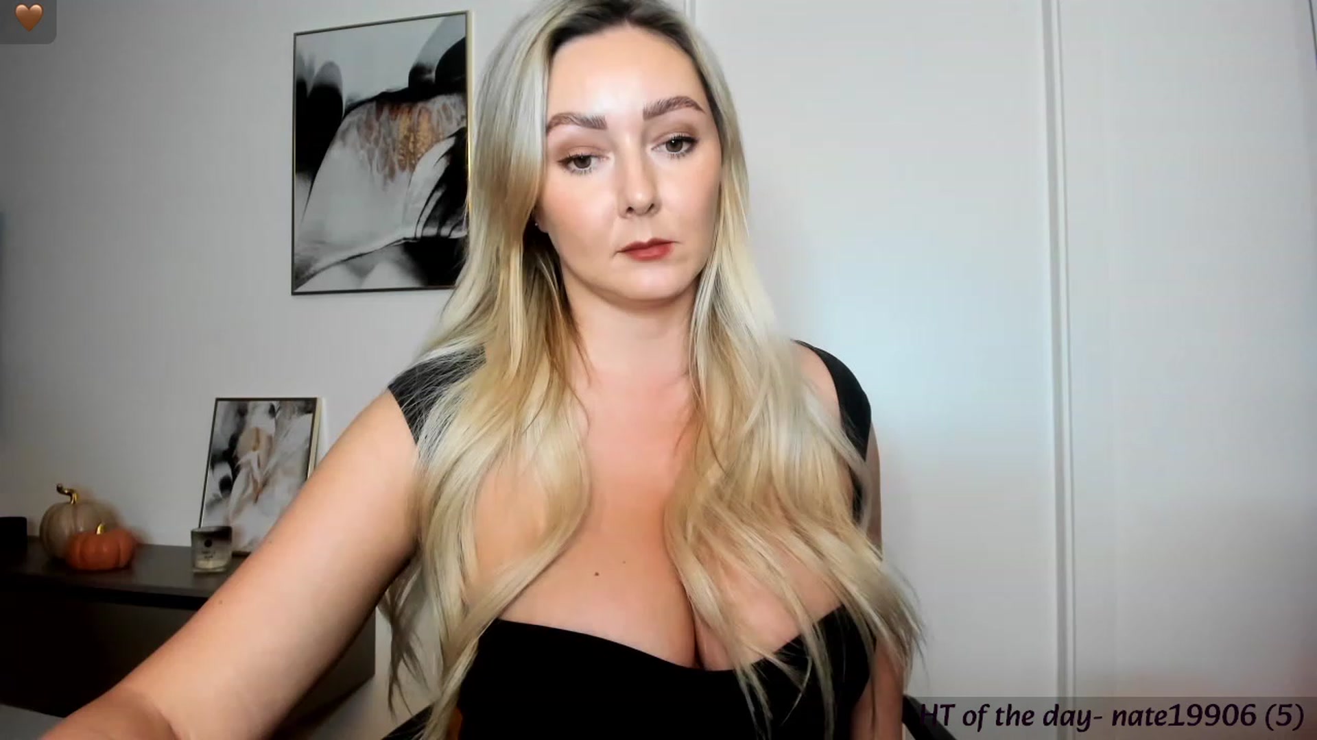Gallery image thumbnail from Mi_Ha's myfreecams stream on, 09/19/2023, 15:28 image 2 of 20