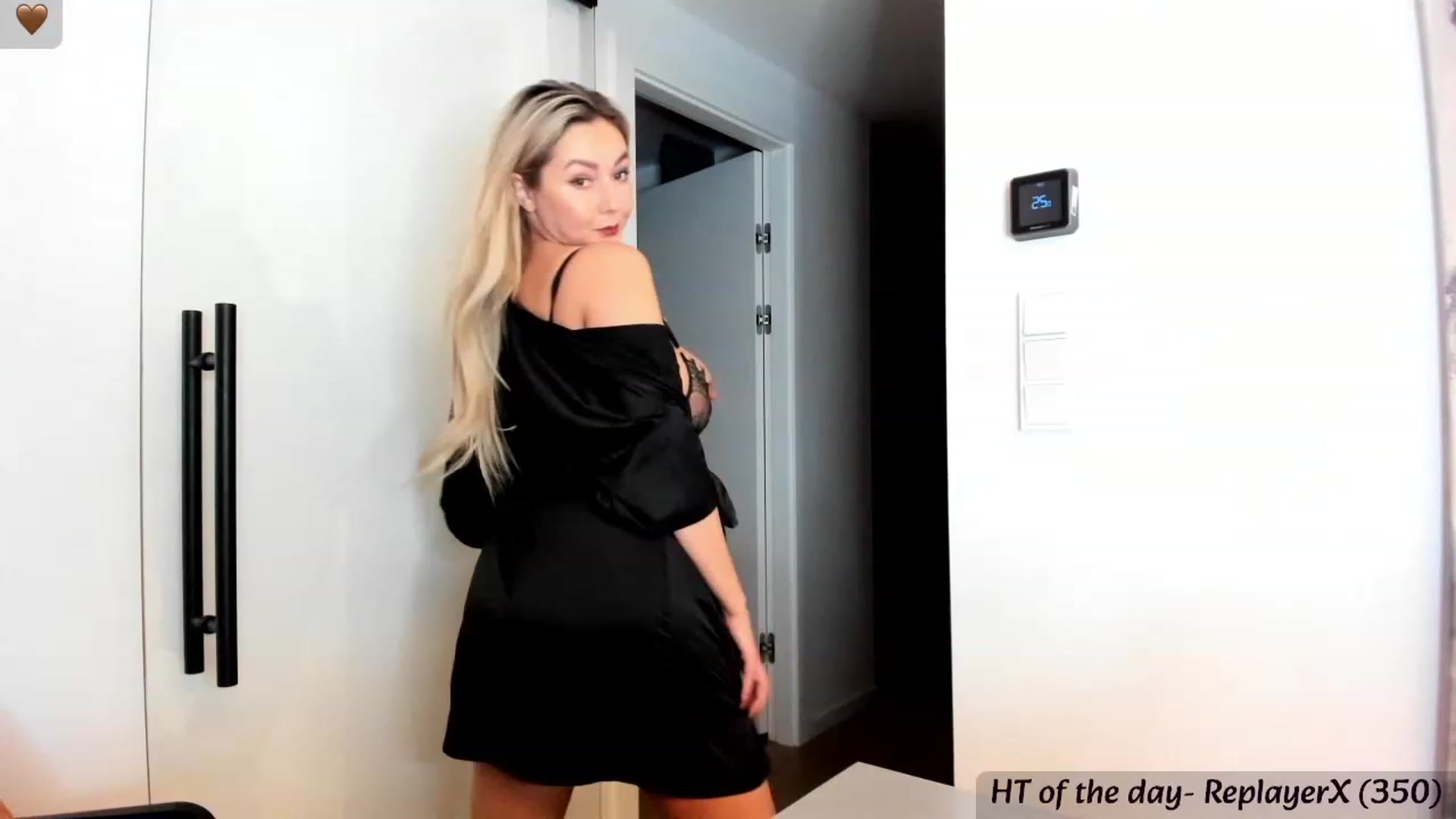 Gallery image thumbnail from Mi_Ha's myfreecams stream on, 09/24/2023, 15:05 image 15 of 20