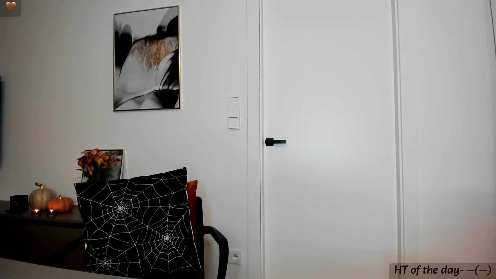 Gallery image thumbnail from Mi_Ha's myfreecams stream on, 09/25/2023, 14:43 image 8 of 20