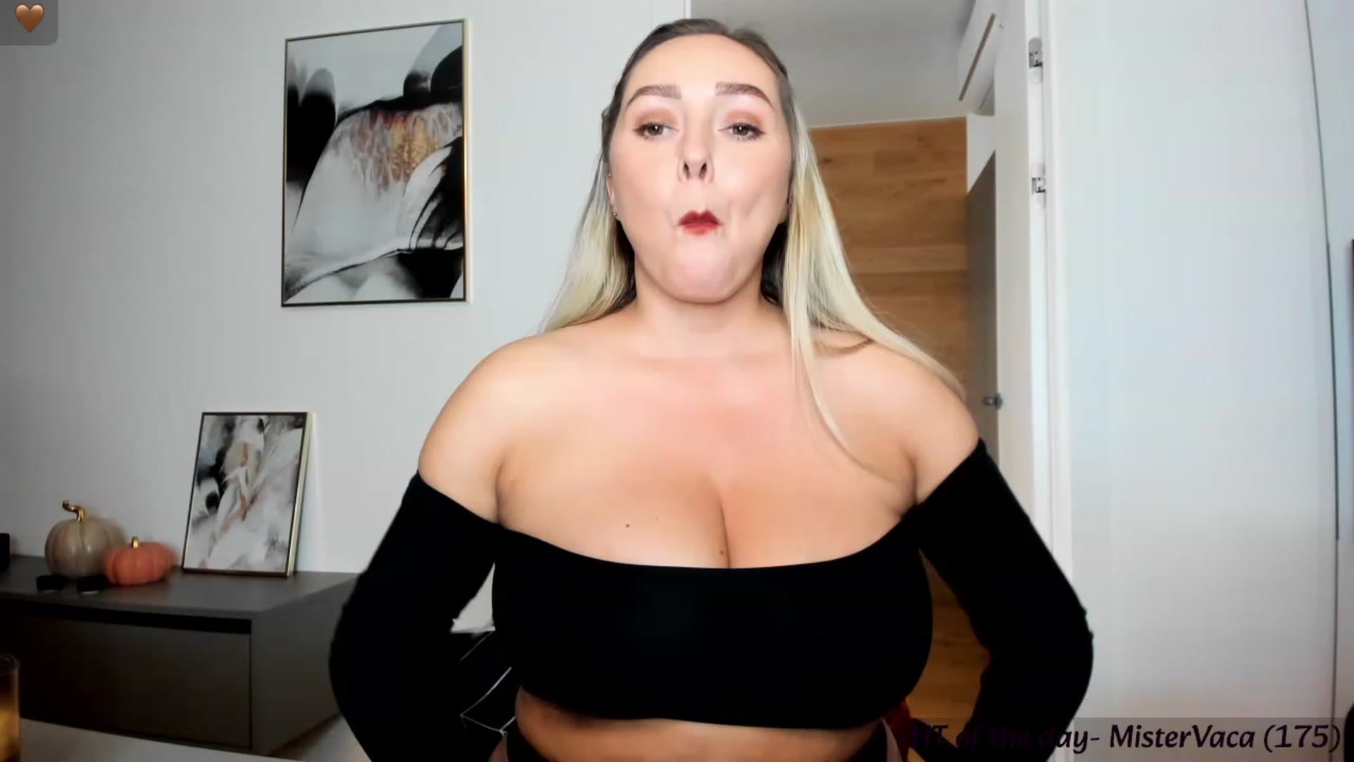 Gallery image thumbnail from Mi_Ha's myfreecams stream on, 09/27/2023, 15:52 image 6 of 20