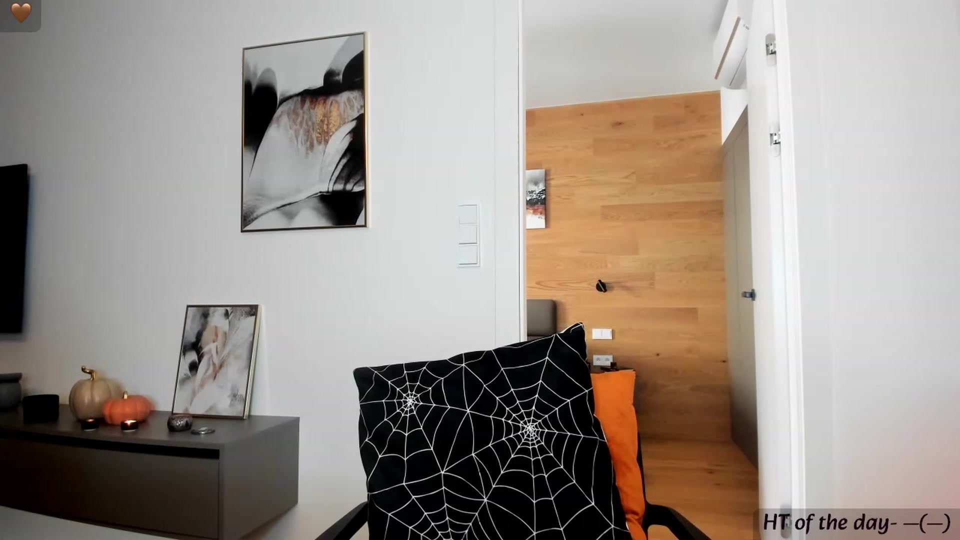 Gallery image thumbnail from Mi_Ha's myfreecams stream on, 09/28/2023, 14:19 image 2 of 20