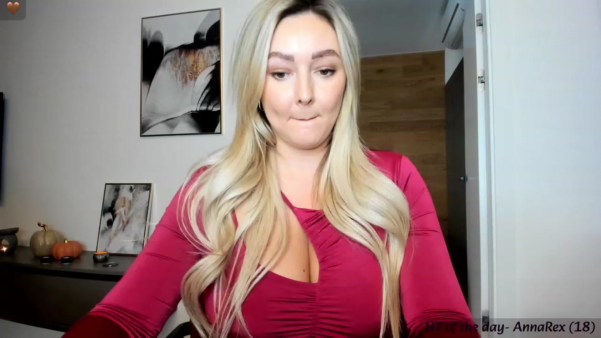 Gallery image thumbnail from Mi_Ha's myfreecams stream on, 09/29/2023, 15:01 image 5 of 20