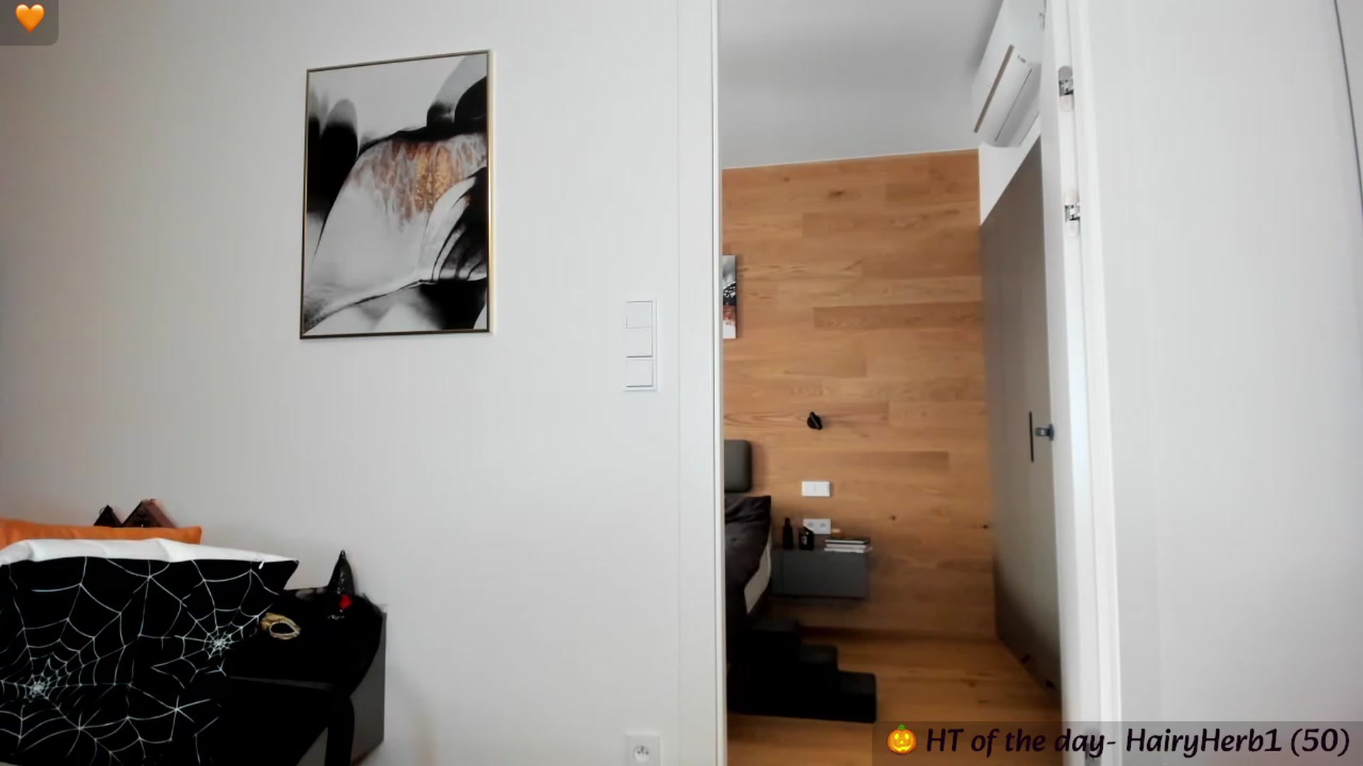 Gallery image thumbnail from Mi_Ha's myfreecams stream on, 10/02/2023, 15:10 image 7 of 20
