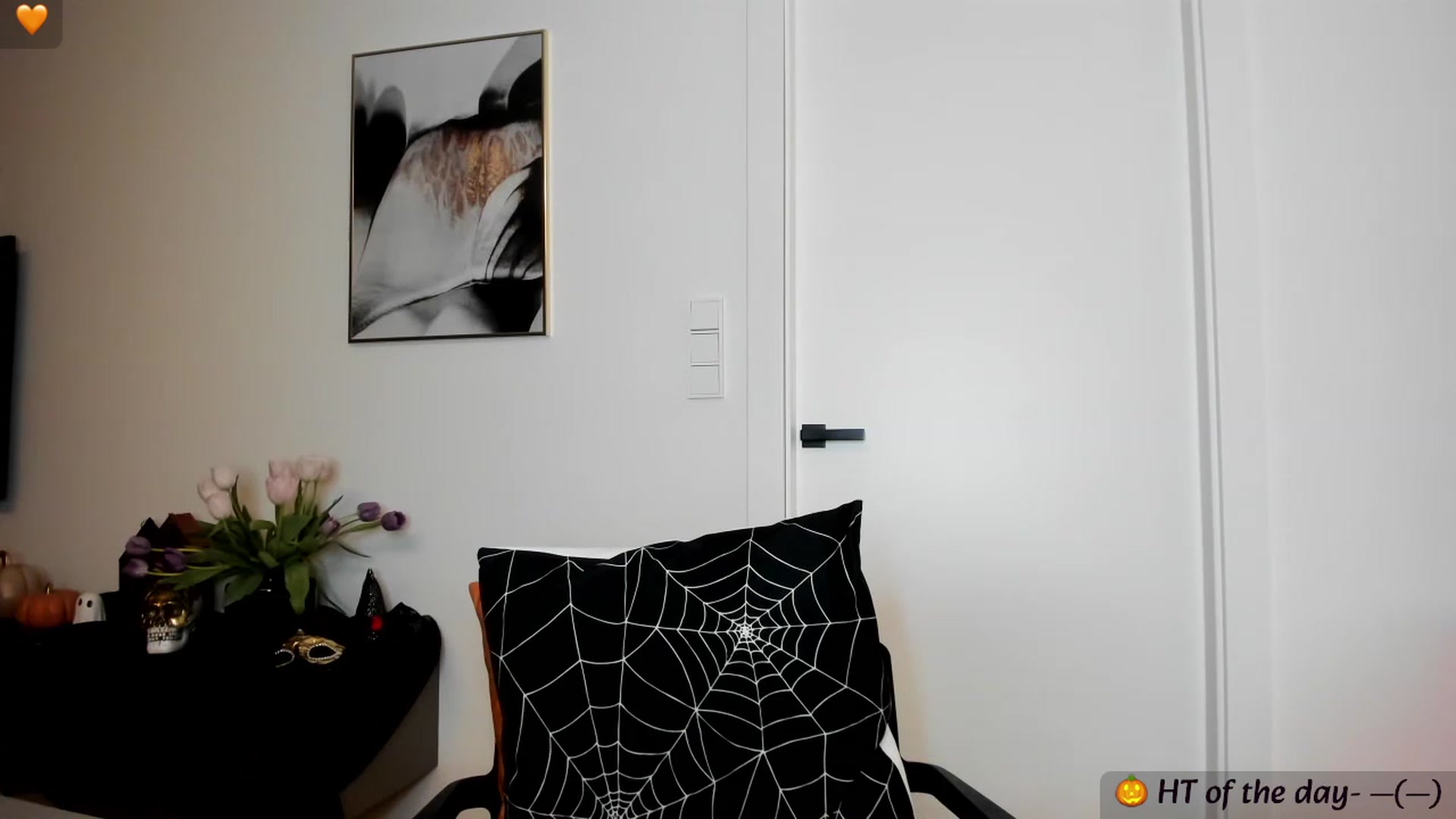 Gallery image thumbnail from Mi_Ha's myfreecams stream on, 10/08/2023, 14:36 image 4 of 20