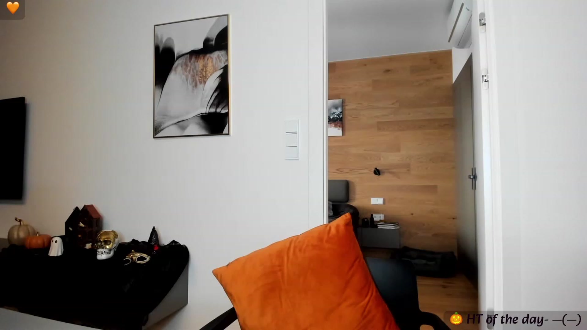 Gallery image thumbnail from Mi_Ha's myfreecams stream on, 10/11/2023, 14:17 image 9 of 20