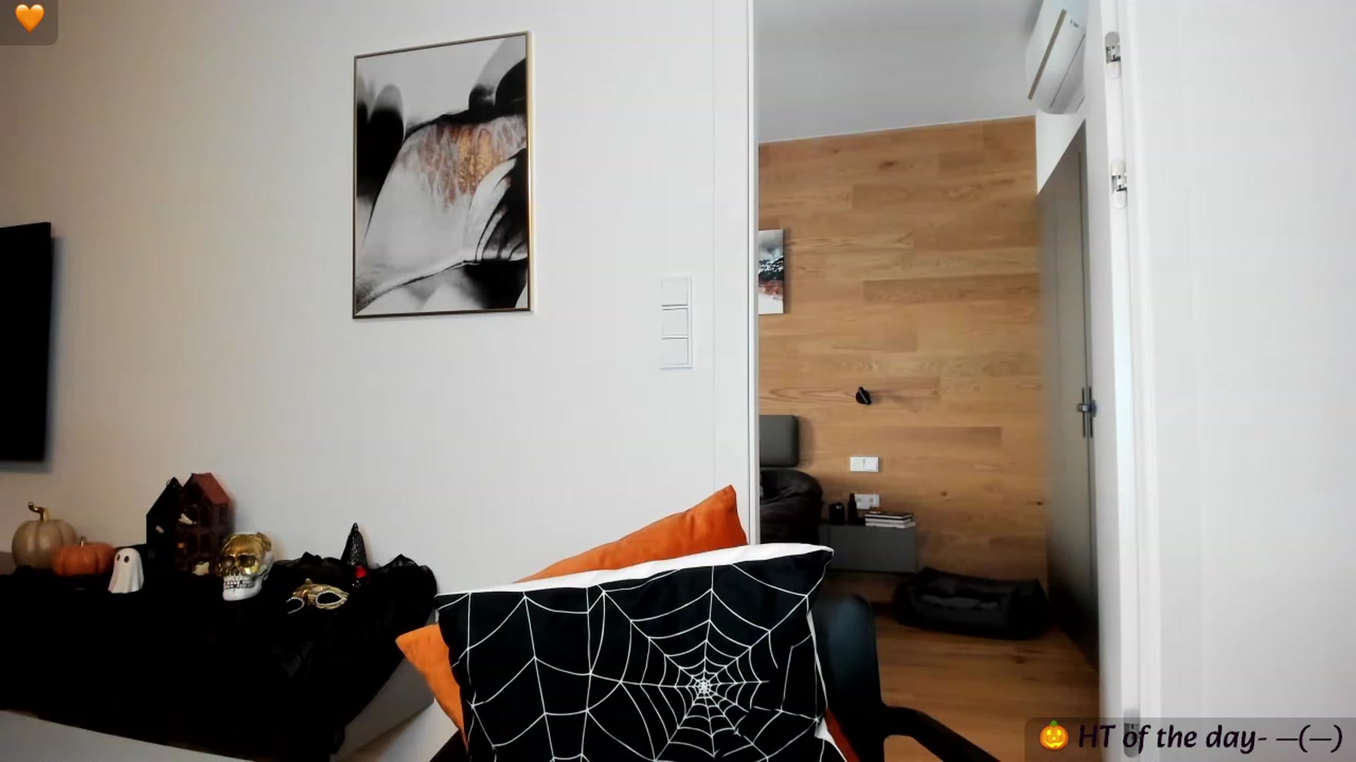 Gallery image thumbnail from Mi_Ha's myfreecams stream on, 10/11/2023, 14:17 image 1 of 20