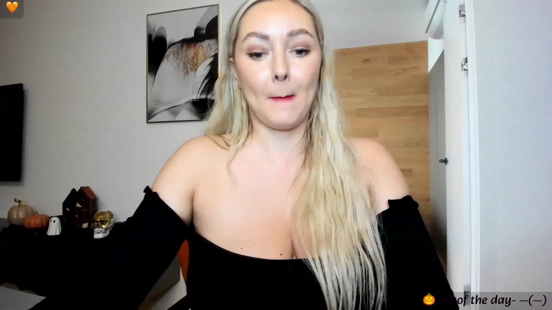 Gallery image thumbnail from Mi_Ha's myfreecams stream on, 10/13/2023, 13:48 image 4 of 20