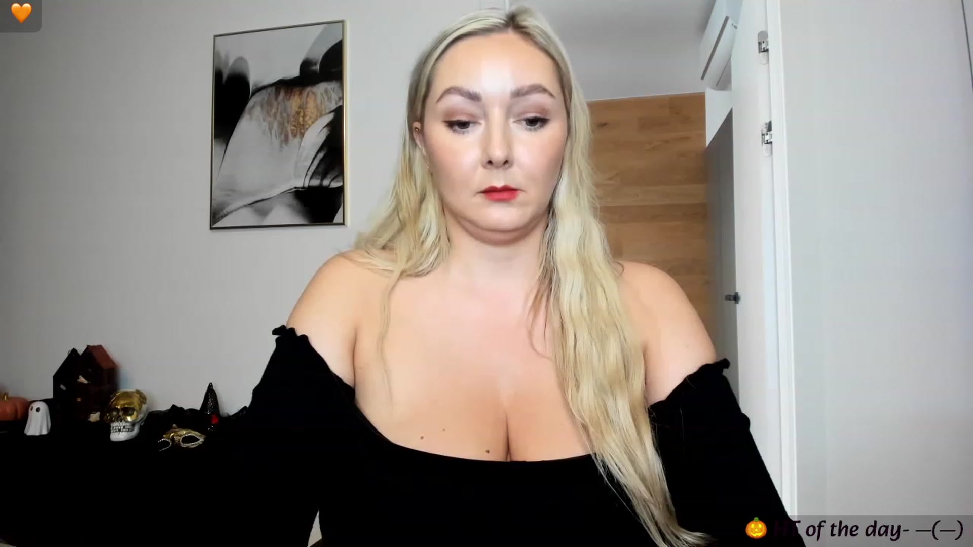 Gallery image thumbnail from Mi_Ha's myfreecams stream on, 10/13/2023, 14:34 image 10 of 20