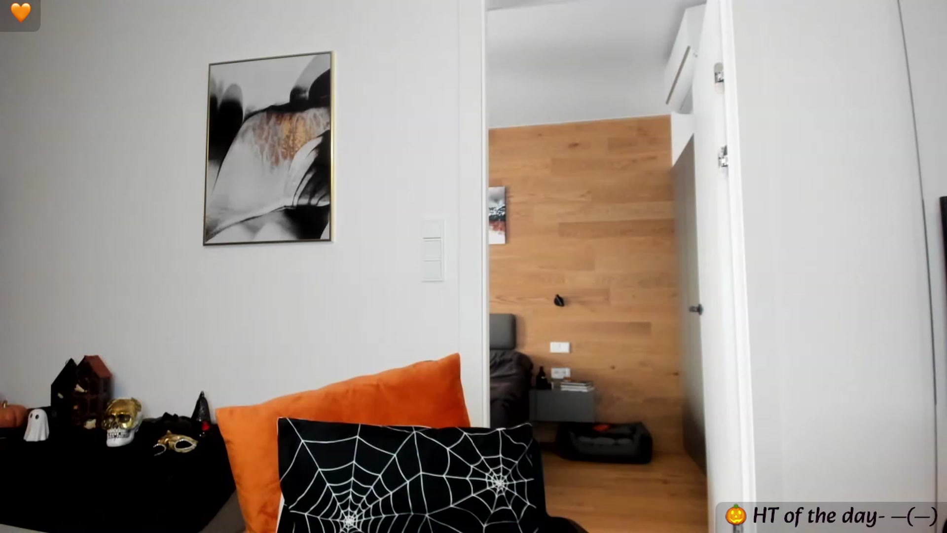 Gallery image thumbnail from Mi_Ha's myfreecams stream on, 10/13/2023, 14:34 image 7 of 20