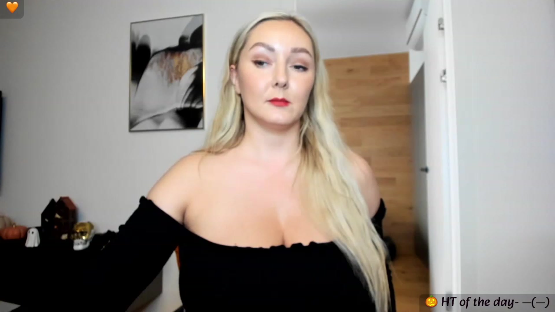 Gallery image thumbnail from Mi_Ha's myfreecams stream on, 10/13/2023, 14:34 image 8 of 20