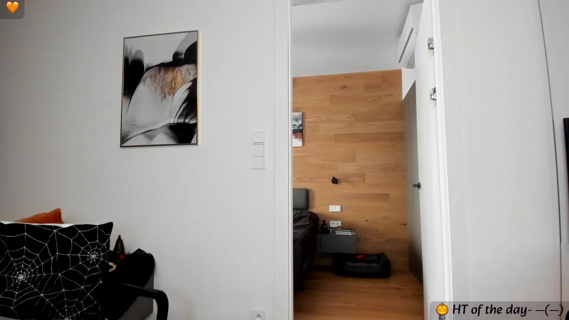Gallery image thumbnail from Mi_Ha's myfreecams stream on, 10/13/2023, 14:34 image 5 of 20