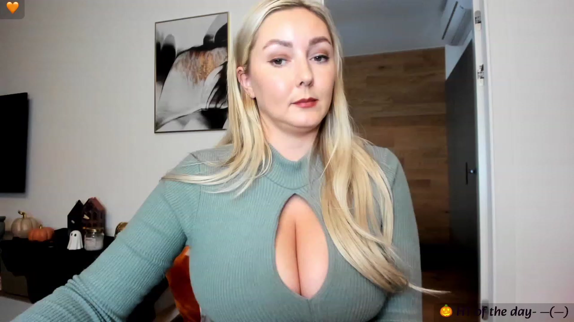 Gallery image thumbnail from Mi_Ha's myfreecams stream on, 10/16/2023, 13:57 image 15 of 20