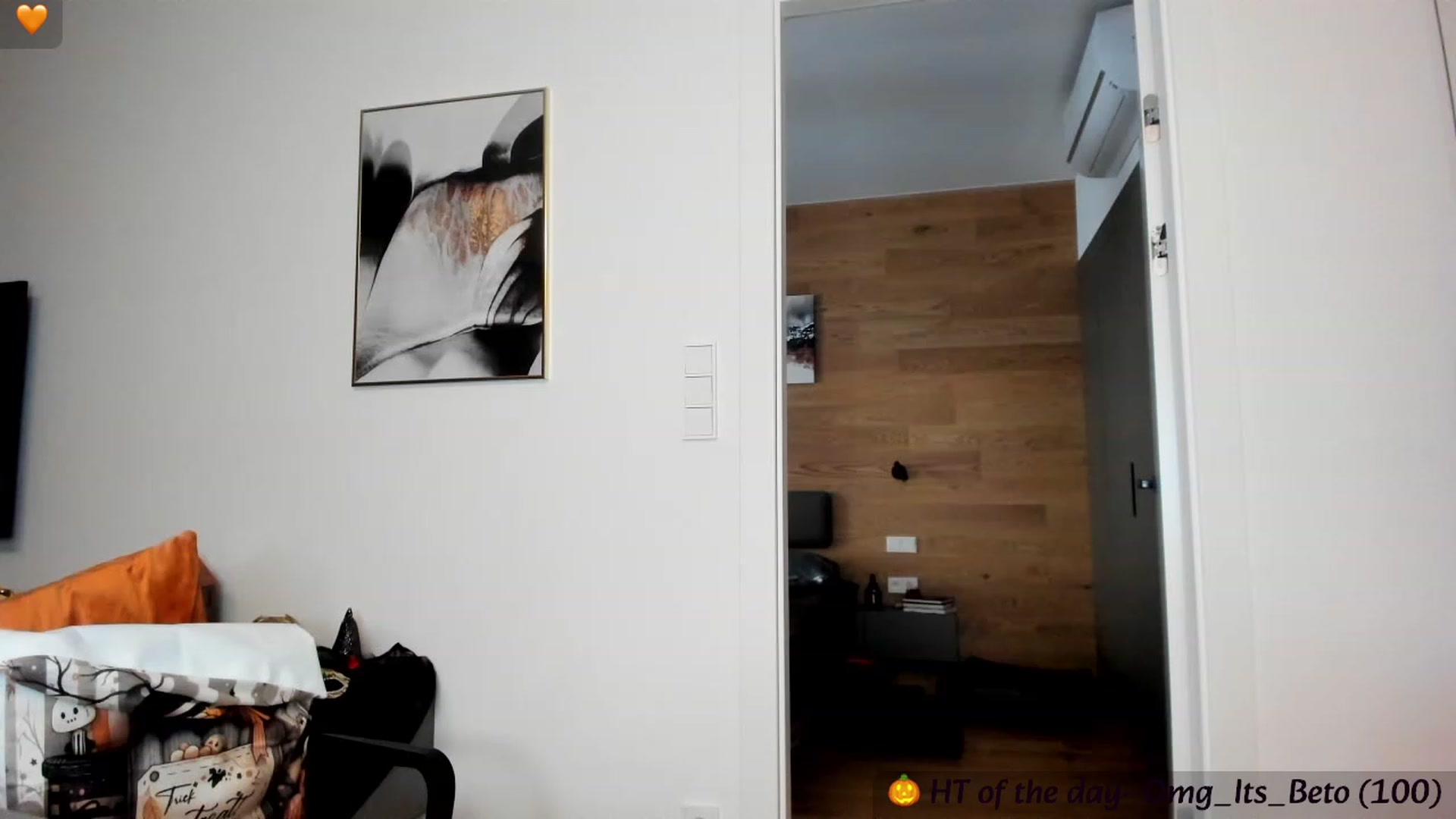 Gallery image thumbnail from Mi_Ha's myfreecams stream on, 10/16/2023, 13:57 image 18 of 20