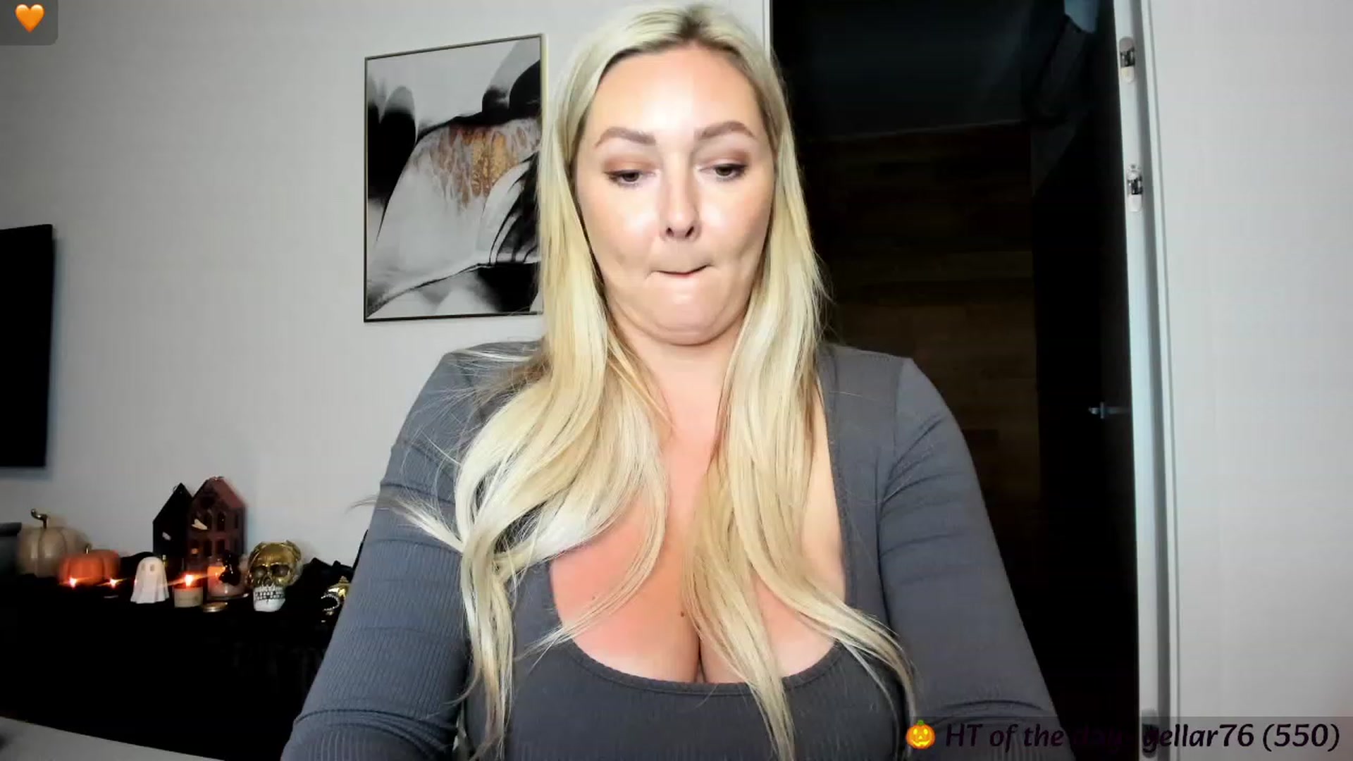 Gallery image thumbnail from Mi_Ha's myfreecams stream on, 10/30/2023, 15:35 image 17 of 20