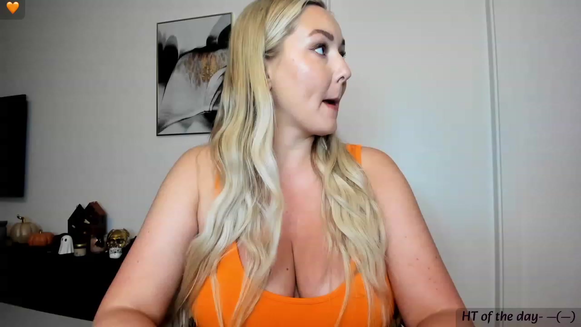 Gallery image thumbnail from Mi_Ha's myfreecams stream on, 11/01/2023, 15:49 image 8 of 20