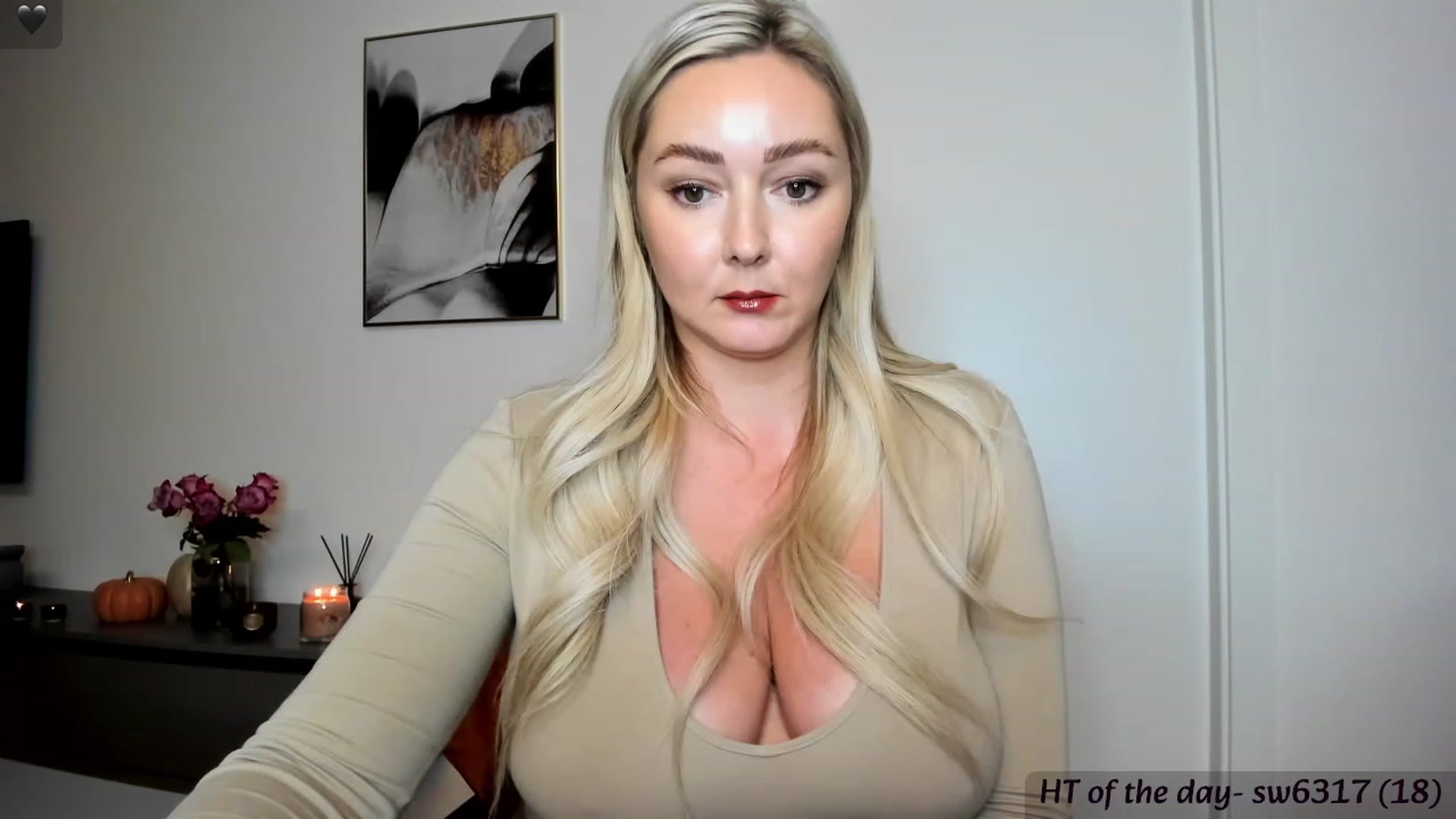 Gallery image thumbnail from Mi_Ha's myfreecams stream on, 11/06/2023, 17:01 image 3 of 20