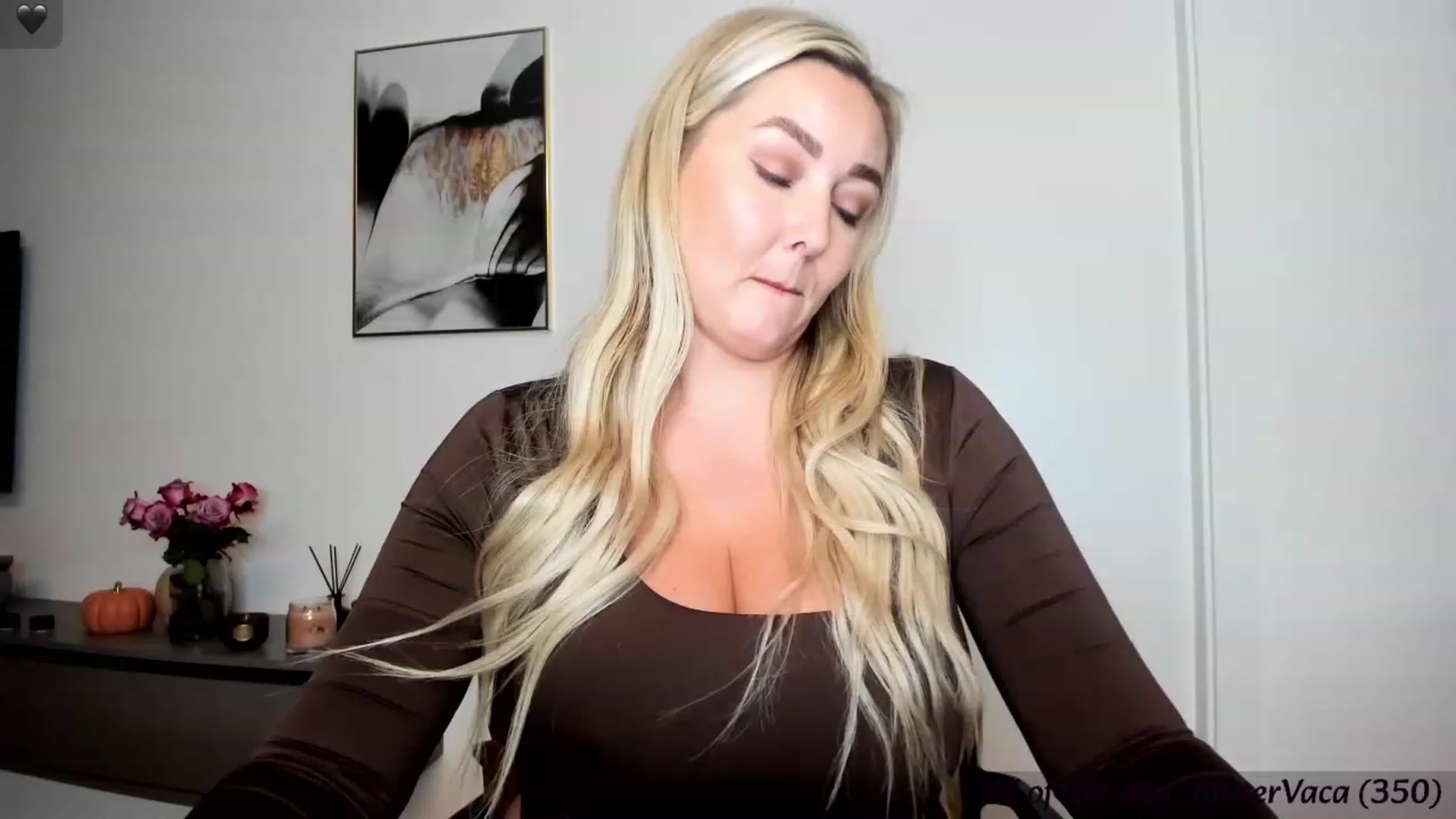 Gallery image thumbnail from Mi_Ha's myfreecams stream on, 11/07/2023, 17:16 image 15 of 20
