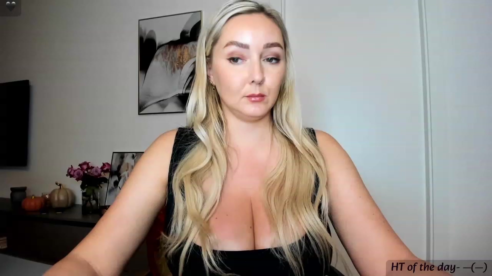 Gallery image thumbnail from Mi_Ha's myfreecams stream on, 11/08/2023, 15:27 image 20 of 20