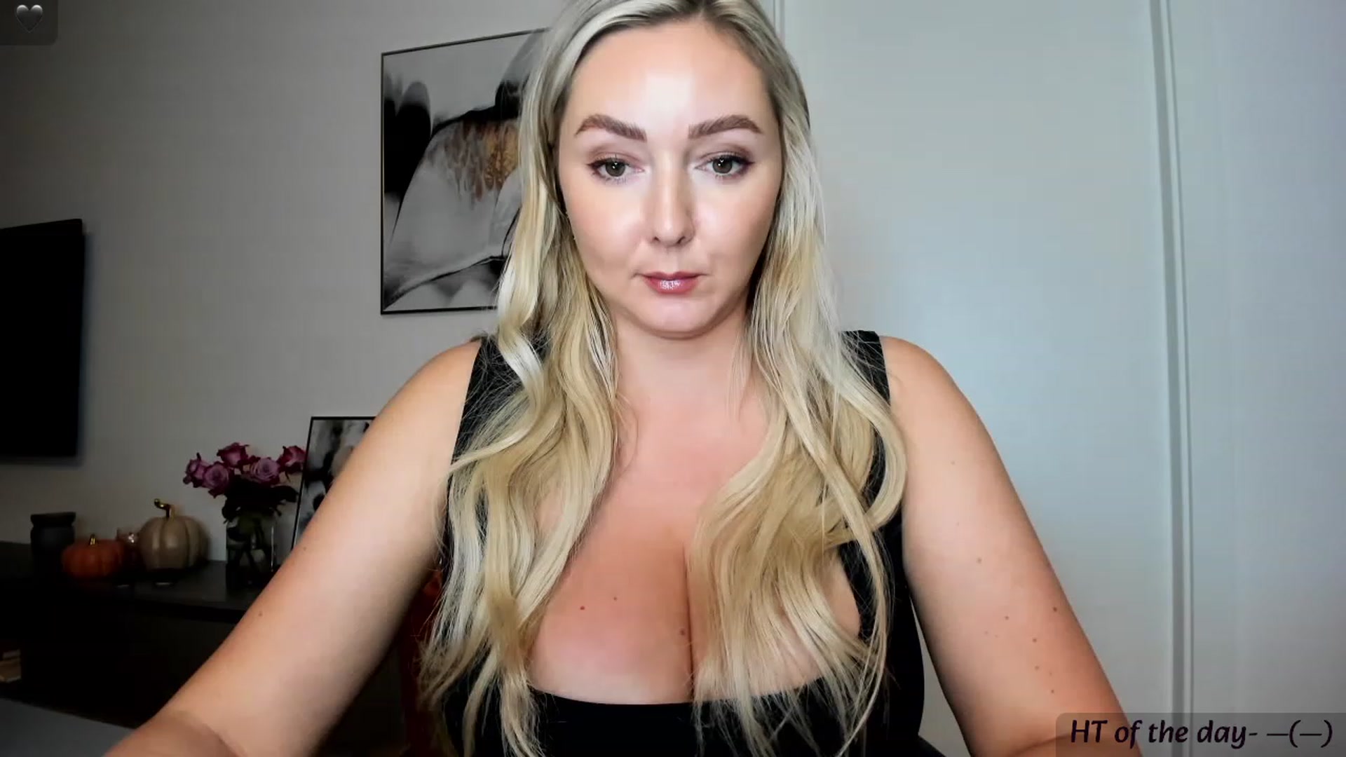 Gallery image thumbnail from Mi_Ha's myfreecams stream on, 11/08/2023, 15:27 image 18 of 20