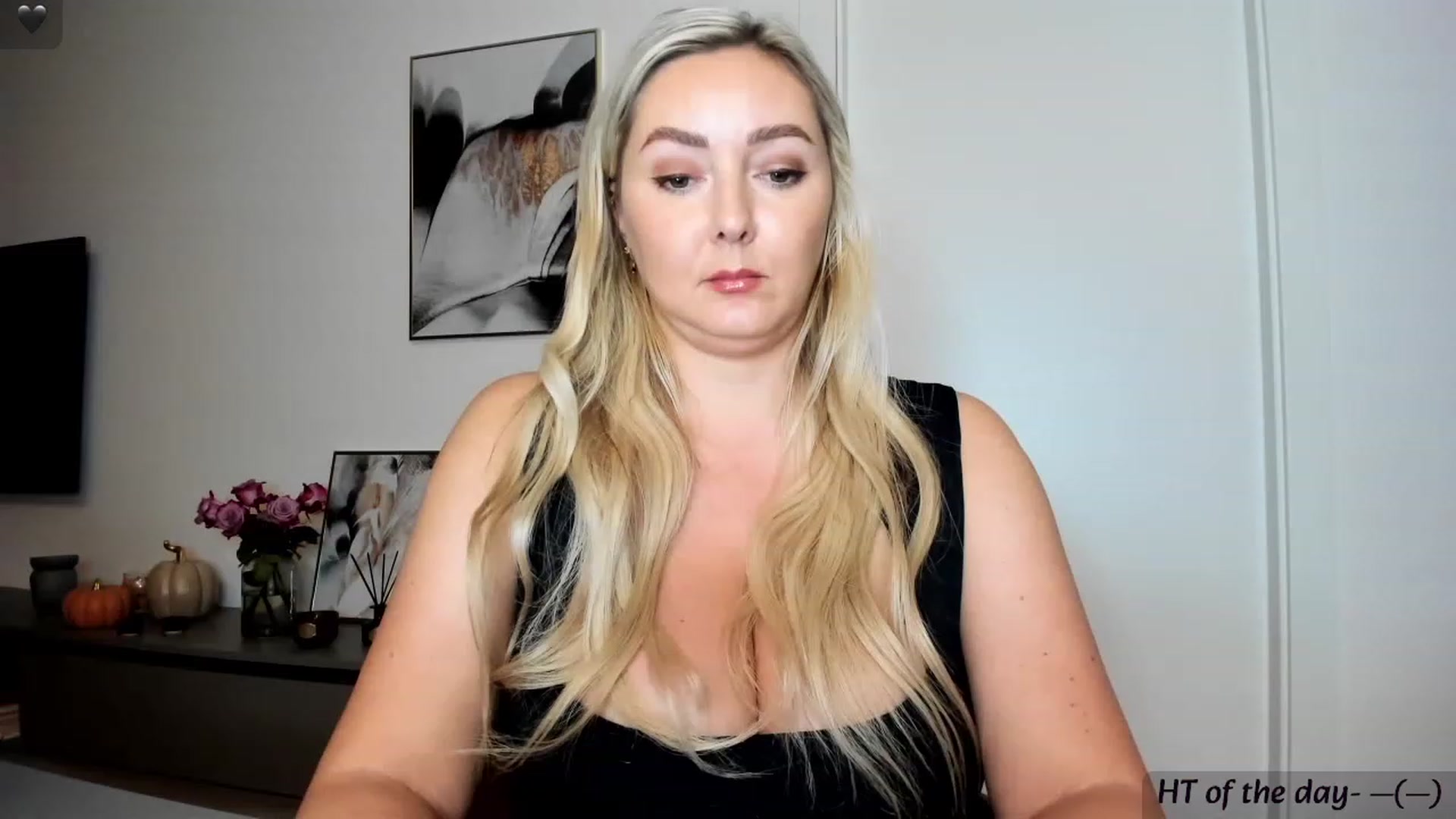Gallery image thumbnail from Mi_Ha's myfreecams stream on, 11/08/2023, 15:27 image 9 of 20